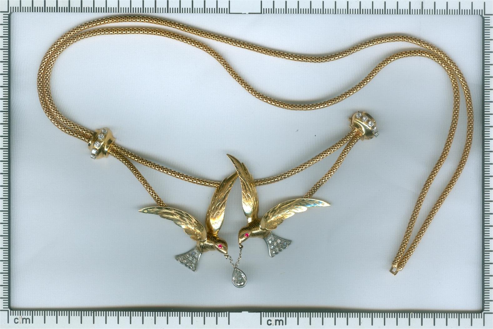 French Retro Bird Swallow Pear Shape Diamond Yellow Gold Necklace For Sale 7