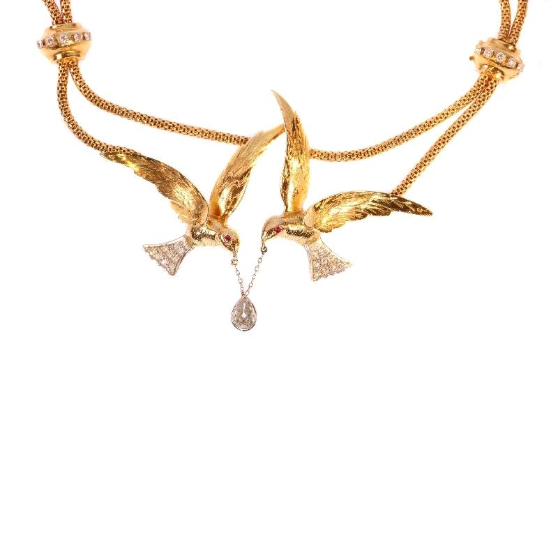 French Retro Bird Swallow Pear Shape Diamond Yellow Gold Necklace For Sale