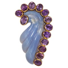 French Retro Blue Chalcedony and Amethyst Swirl Brooch, Attributed to Belperron