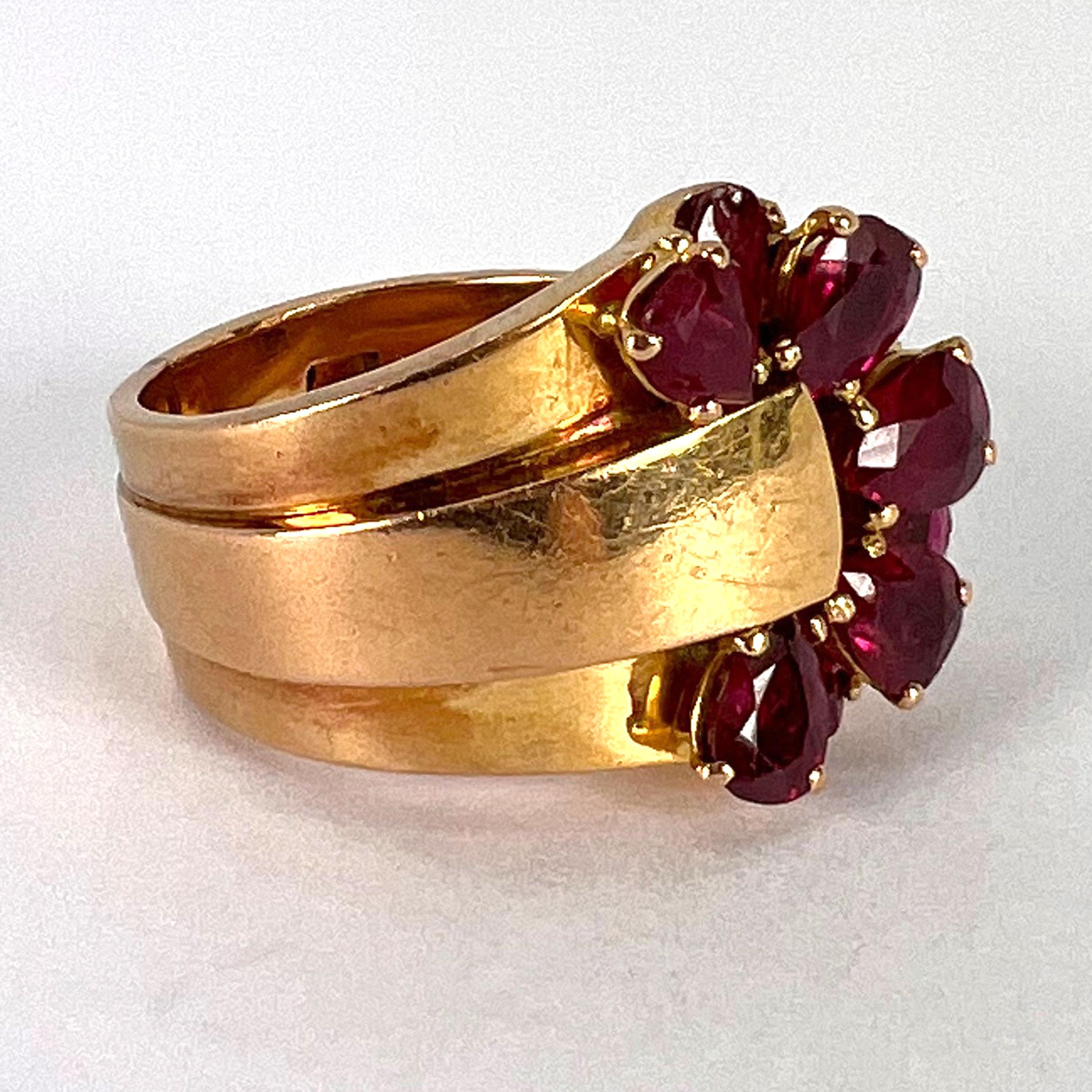 French Retro Buckle 18K Yellow Gold Ruby Ring In Fair Condition For Sale In London, GB