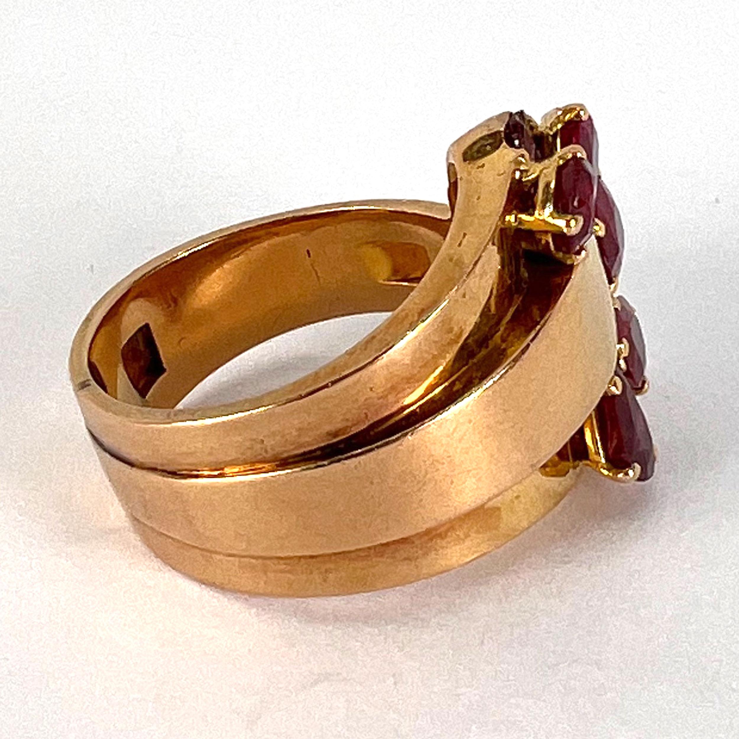 French Retro Buckle 18K Yellow Gold Ruby Ring For Sale 1