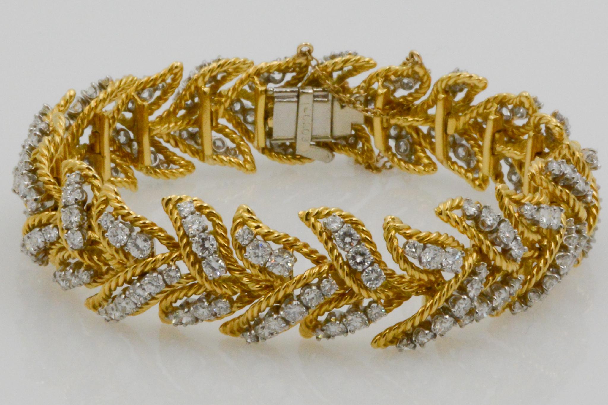 French Retro Diamond 18 Karat Yellow Gold Bracelet 5