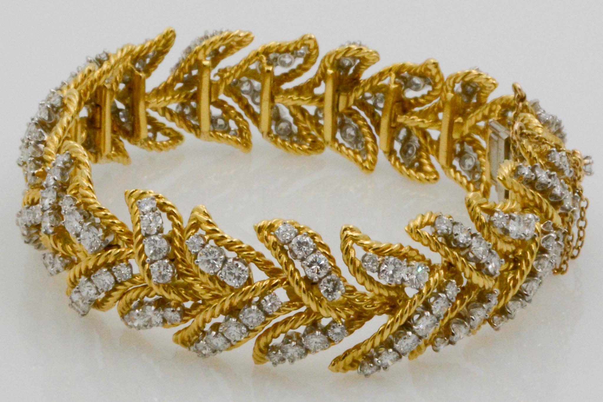 French Retro Diamond 18 Karat Yellow Gold Bracelet 8