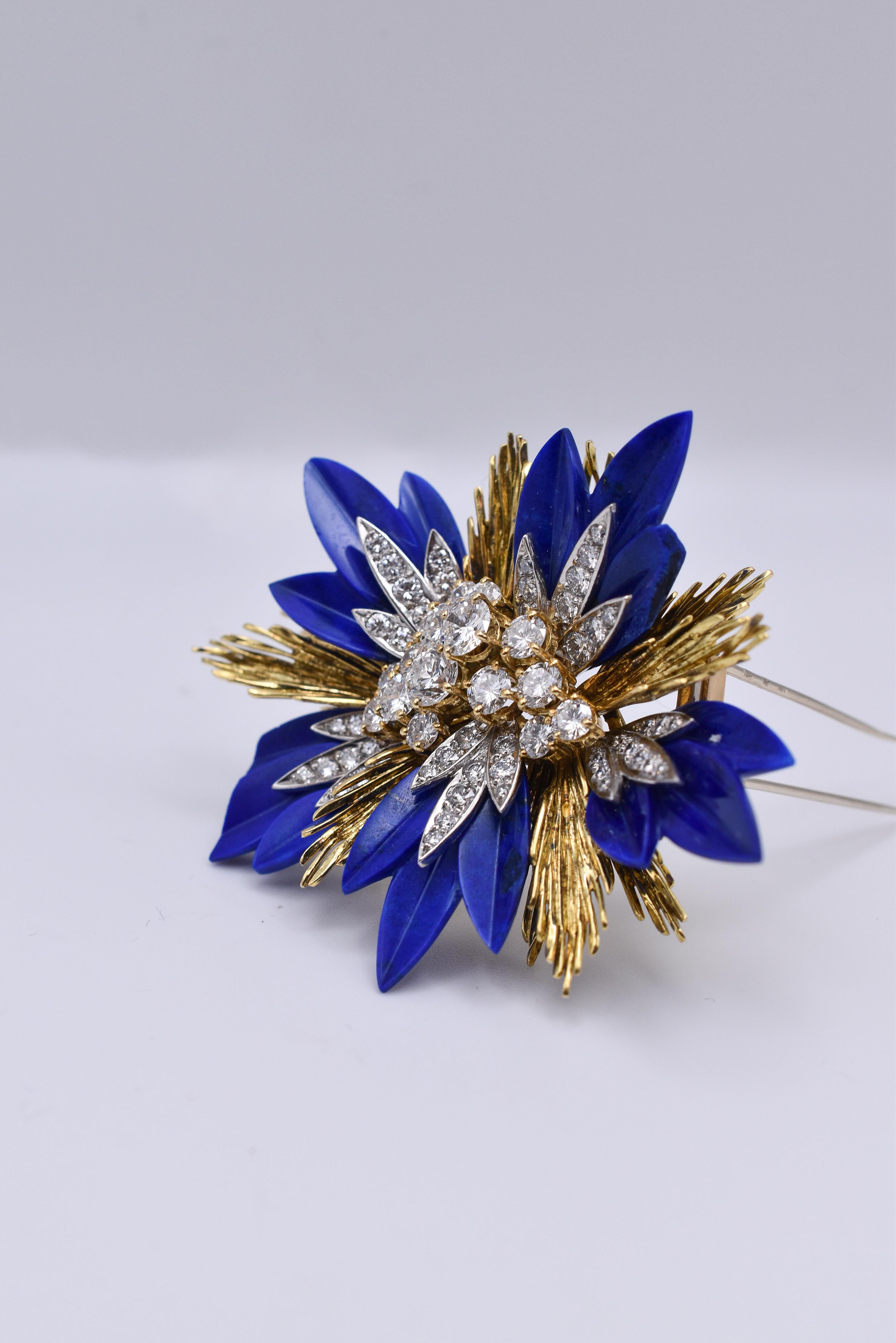 Brilliant Cut French Retro Diamond and Lapis Lazuli Brooch in 18k Yellow Gold For Sale