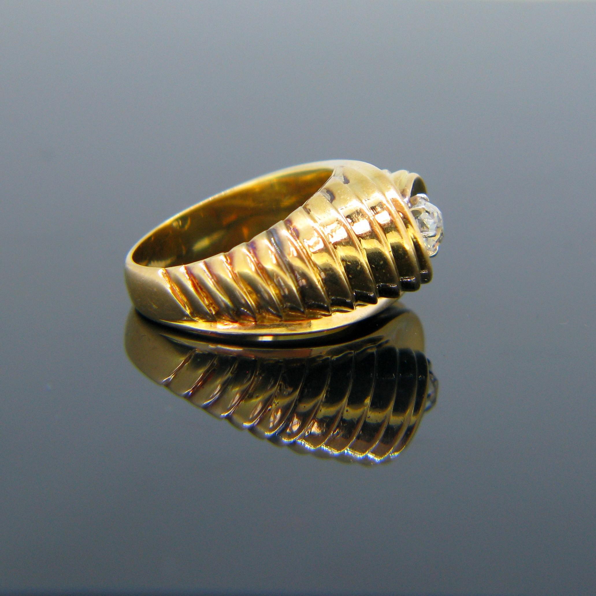 French Retro Diamond Ring, 18kt Yellow Gold and Platinum, circa 1950 In Good Condition For Sale In London, GB