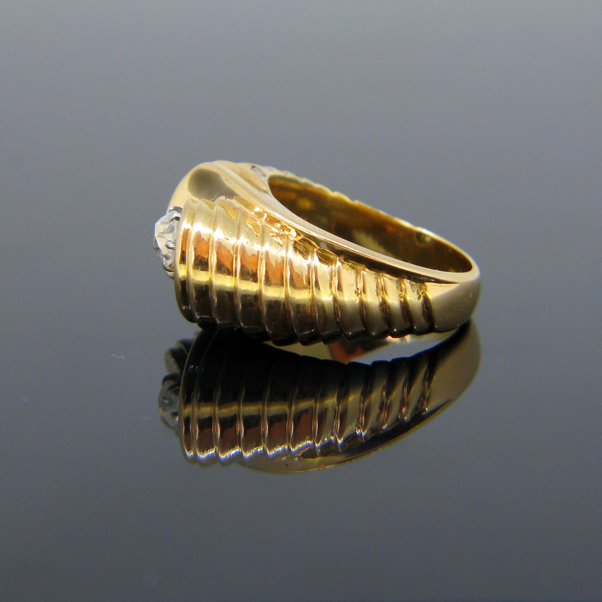 French Retro Diamond Ring, 18kt Yellow Gold and Platinum, circa 1950 For Sale 1