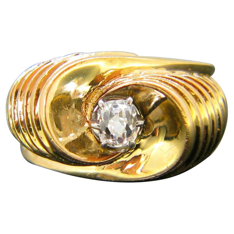 French Retro Diamond Ring, 18kt Yellow Gold and Platinum, circa 1950 For Sale