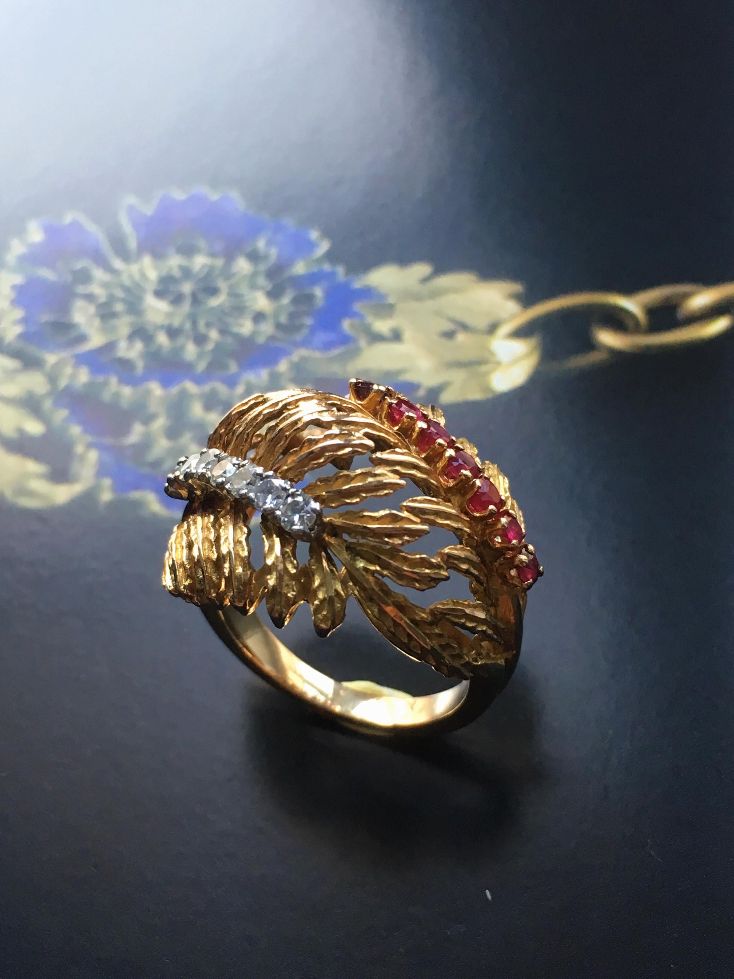 Retro-Cocktail-Statement-Ring aus 18 Karat Gold mit Diamanten und Rubin im Angebot 1