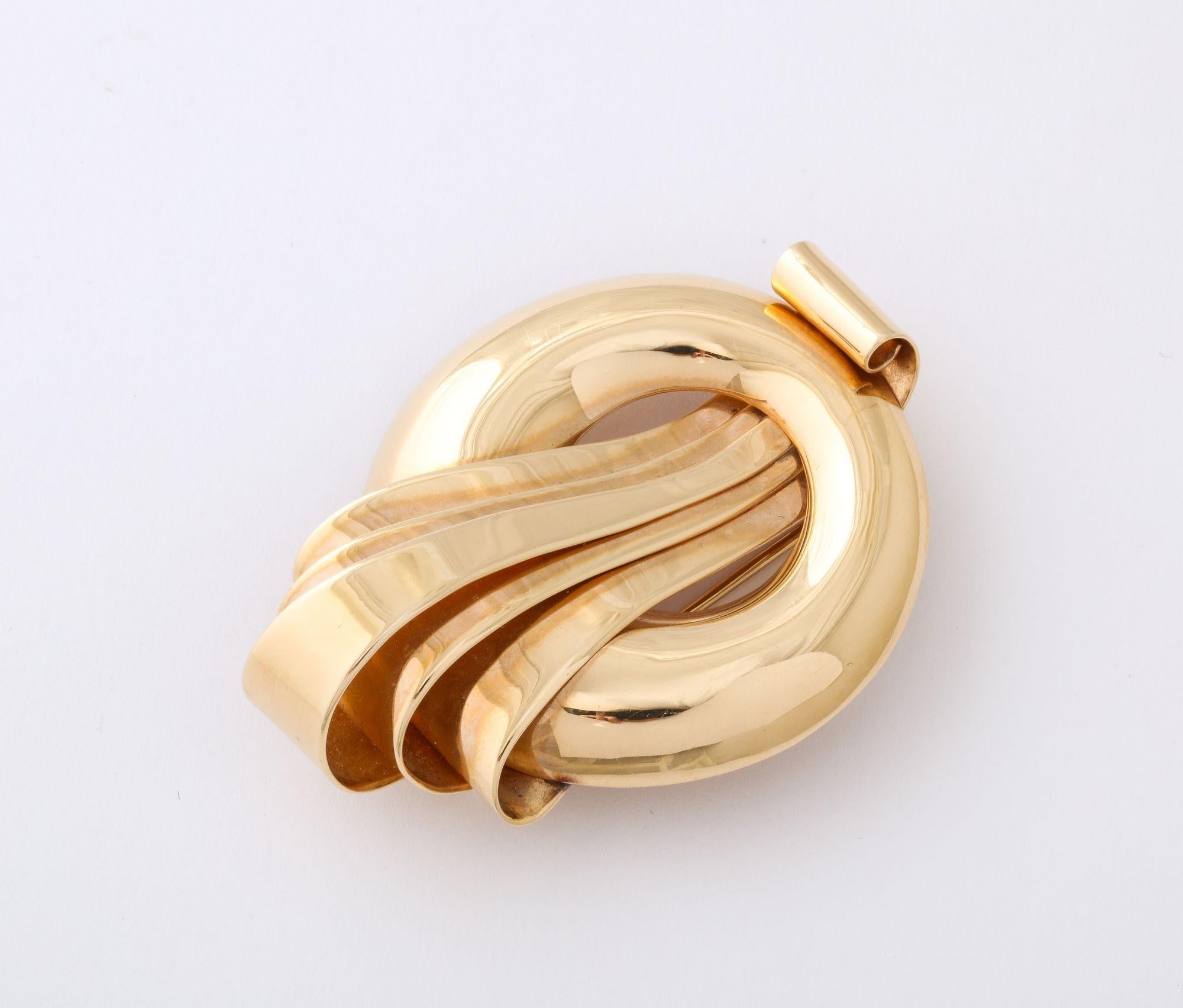Retro 14K Brooch/Clip in the Style of Mauboussian  In Good Condition For Sale In New York, NY