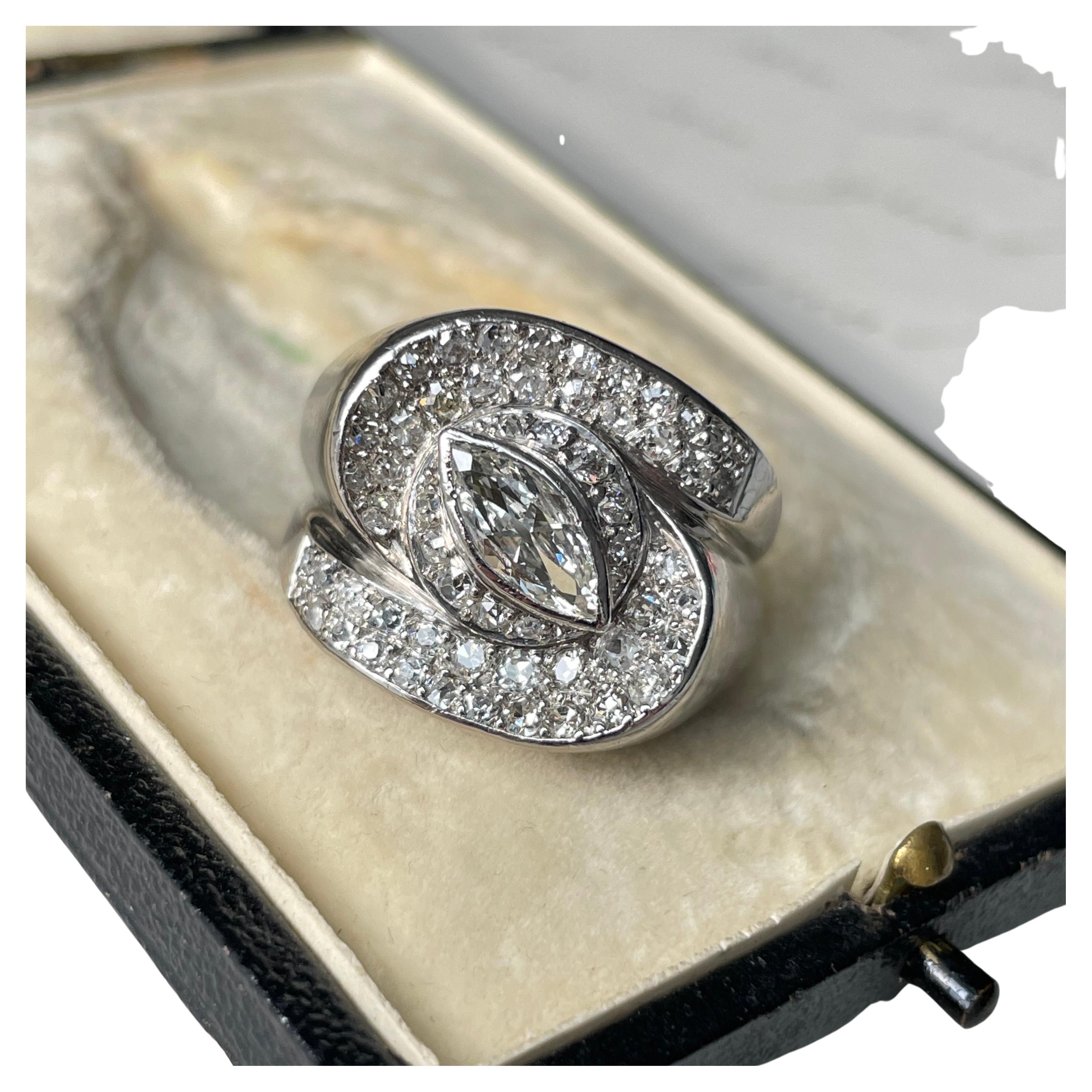 French Retro Platinum and Diamond Ring For Sale at 1stDibs