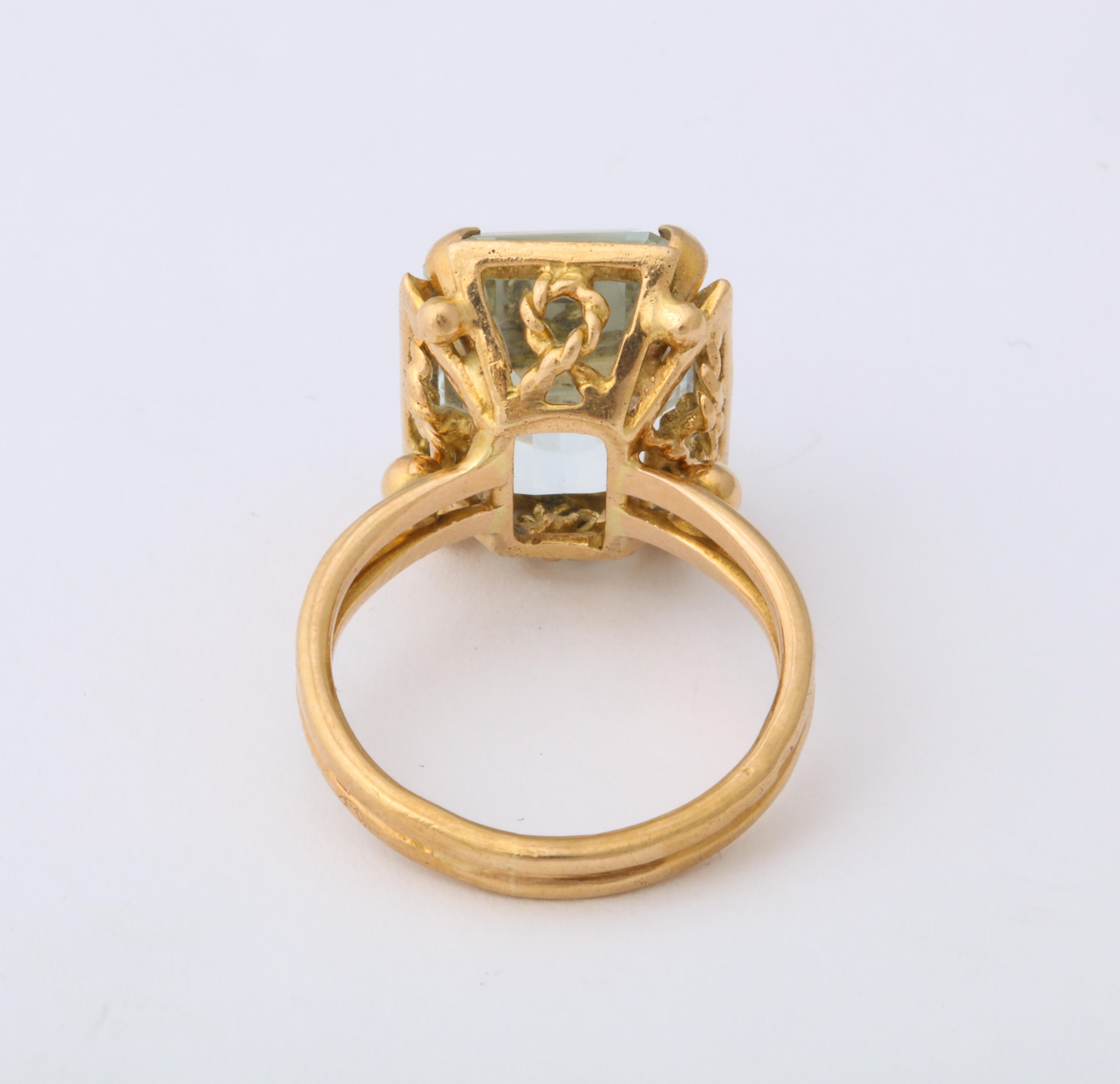 French Retro Rectangular Aquamarine Gold Ring In Good Condition In New York, NY