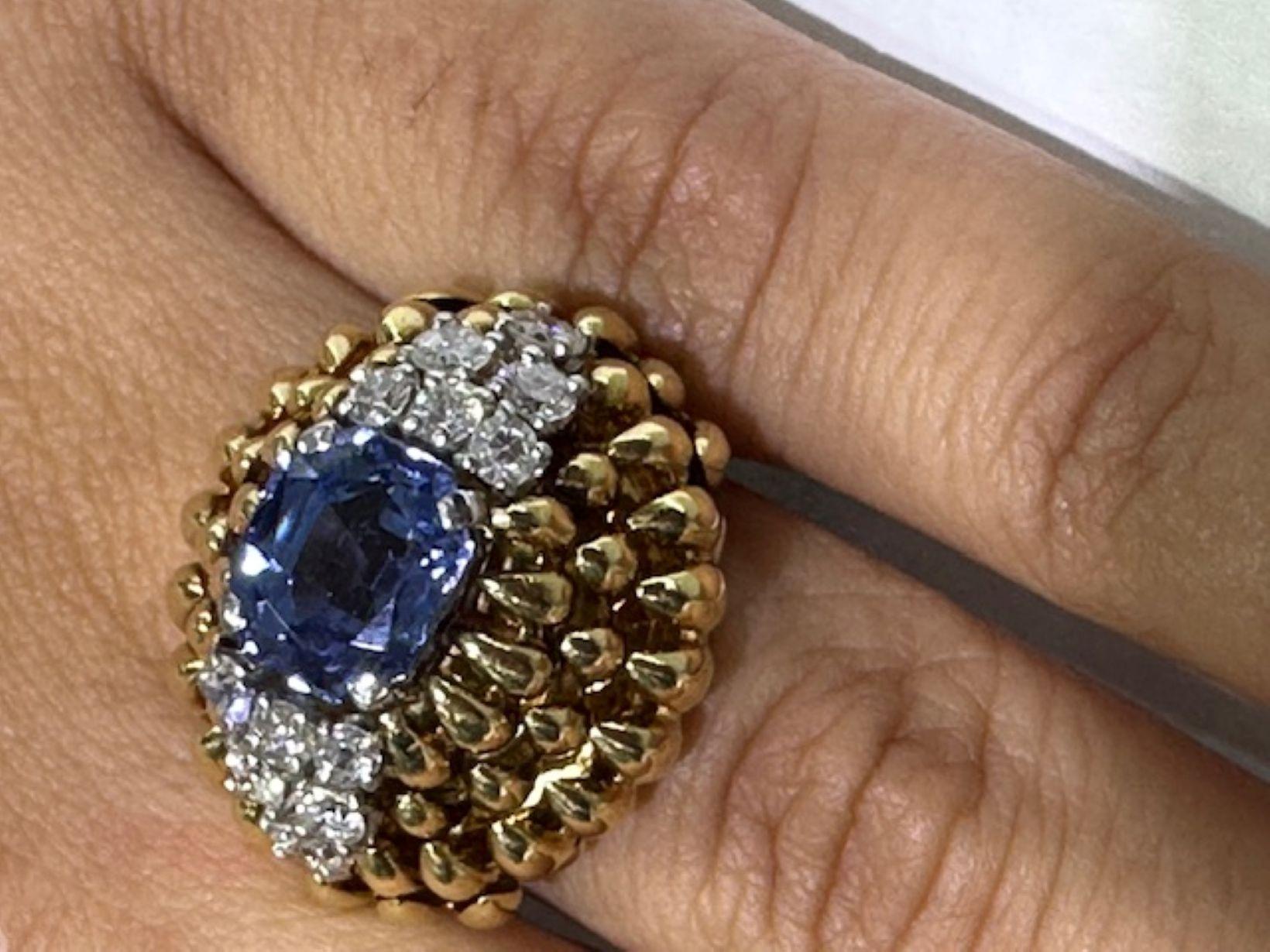 Bague rétro française en or jaune 18 carats avec saphirs et diamants en vente 2