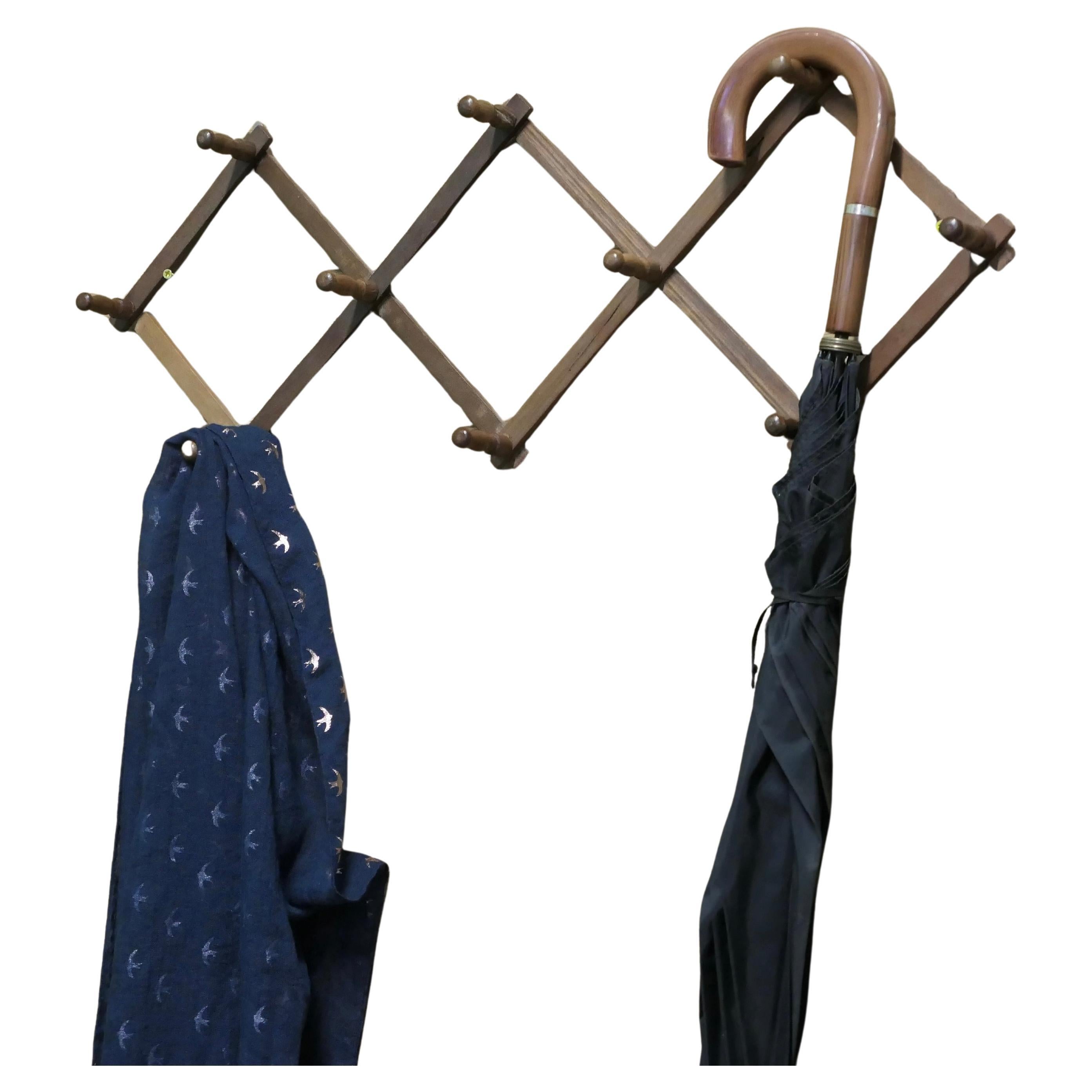 French Retro Trellis Style Hat and Coat Wall Rack  An attractive Coat Rack