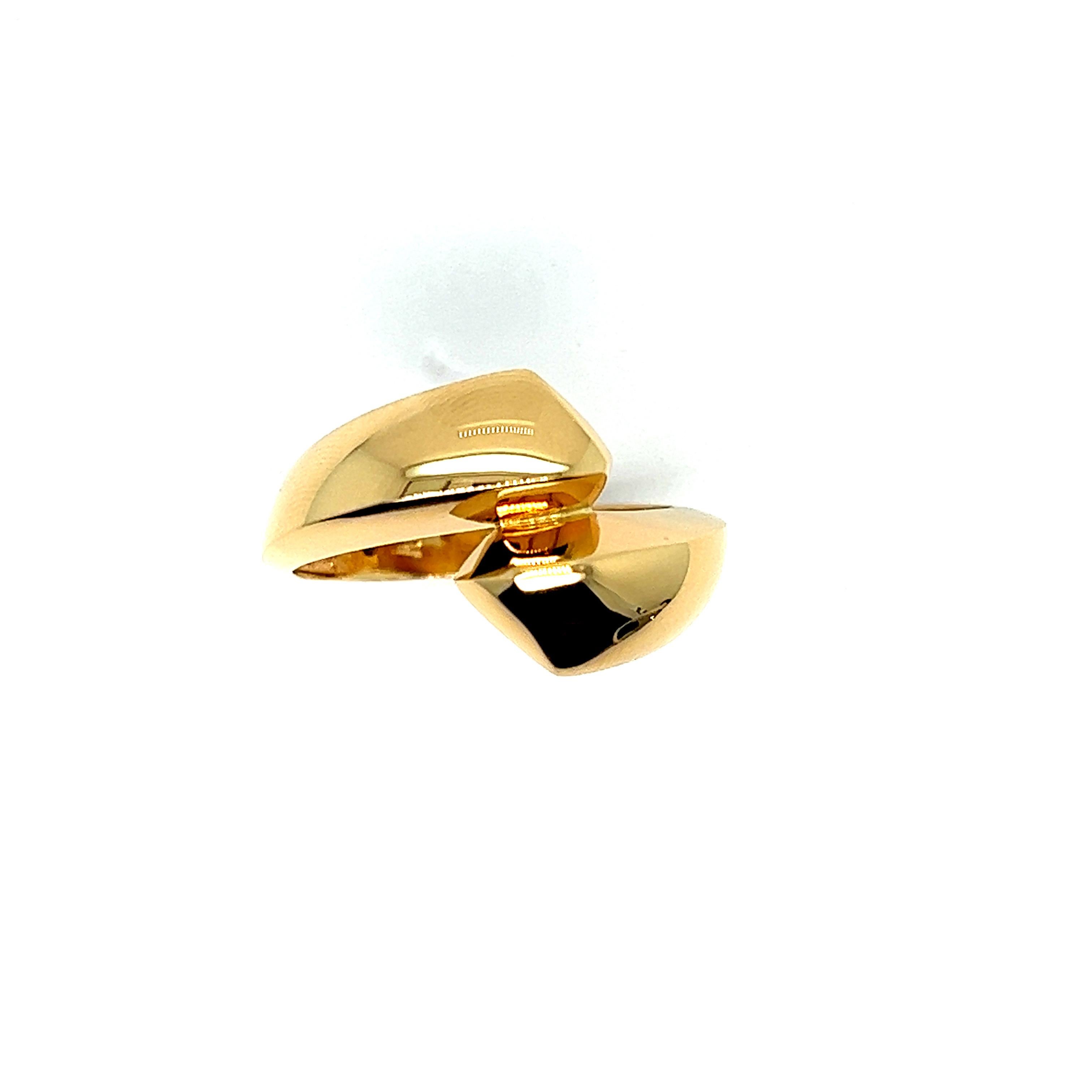 French Ring Embracing the Finger 