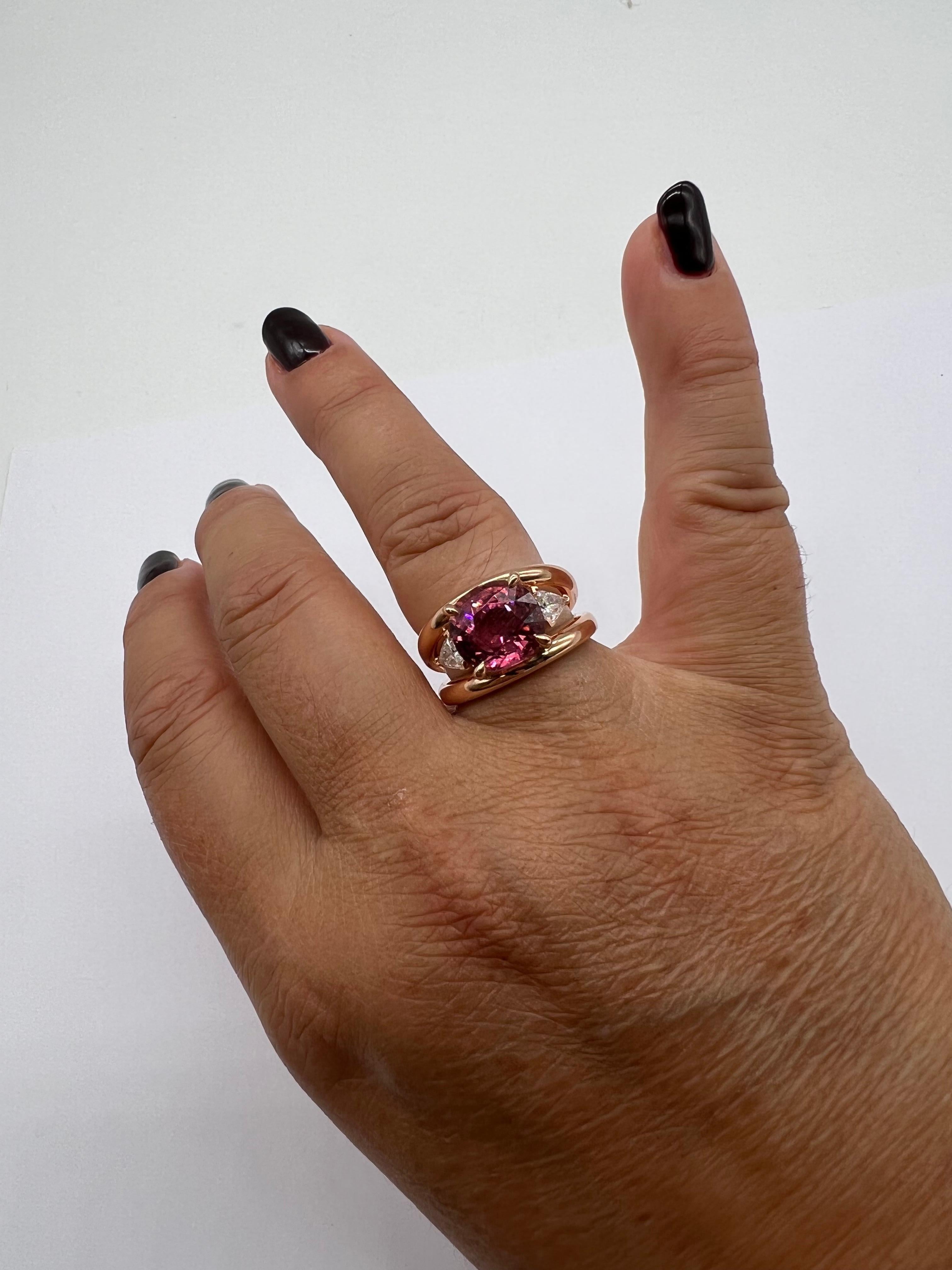 French Ring in Pink Gold Topped with a Pink Tourmaline and 2 Diamonds Troïda In New Condition For Sale In Vannes, FR