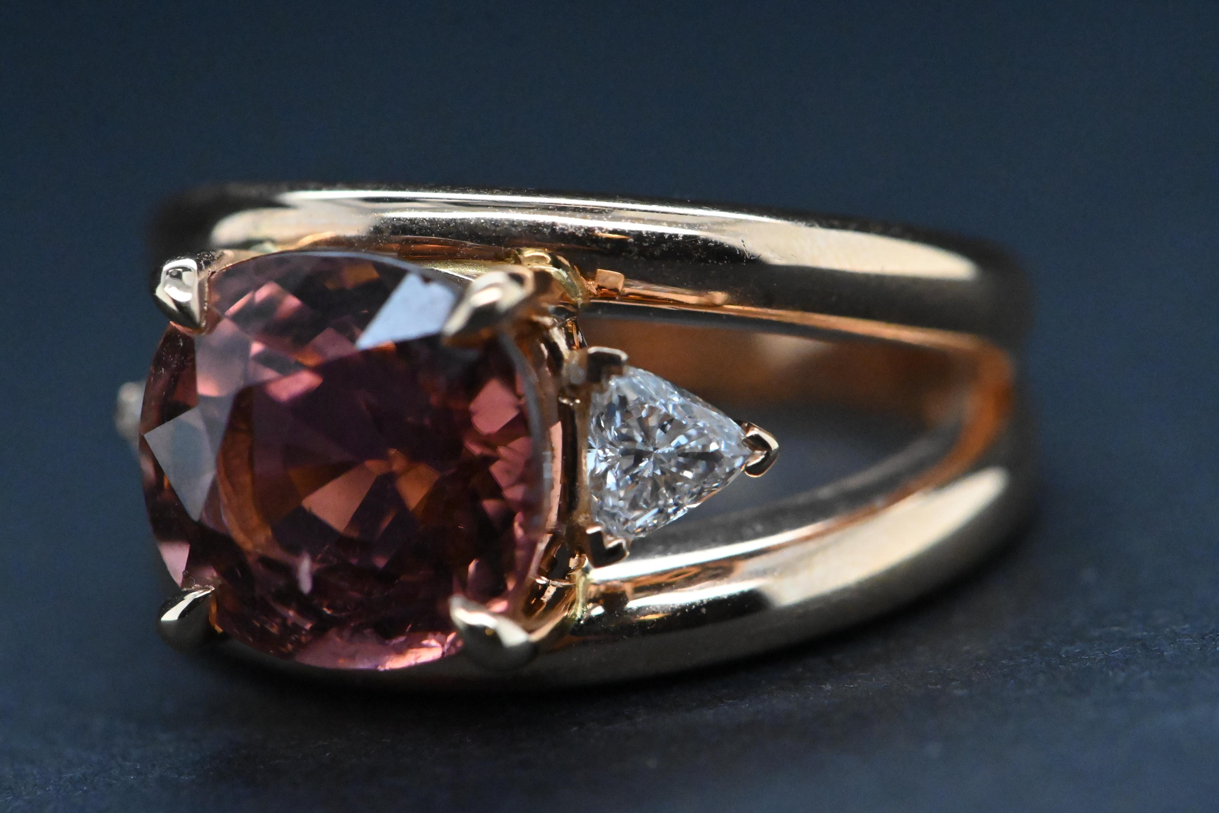 French Ring in Pink Gold Topped with a Pink Tourmaline and 2 Diamonds Troïda In New Condition For Sale In Vannes, FR