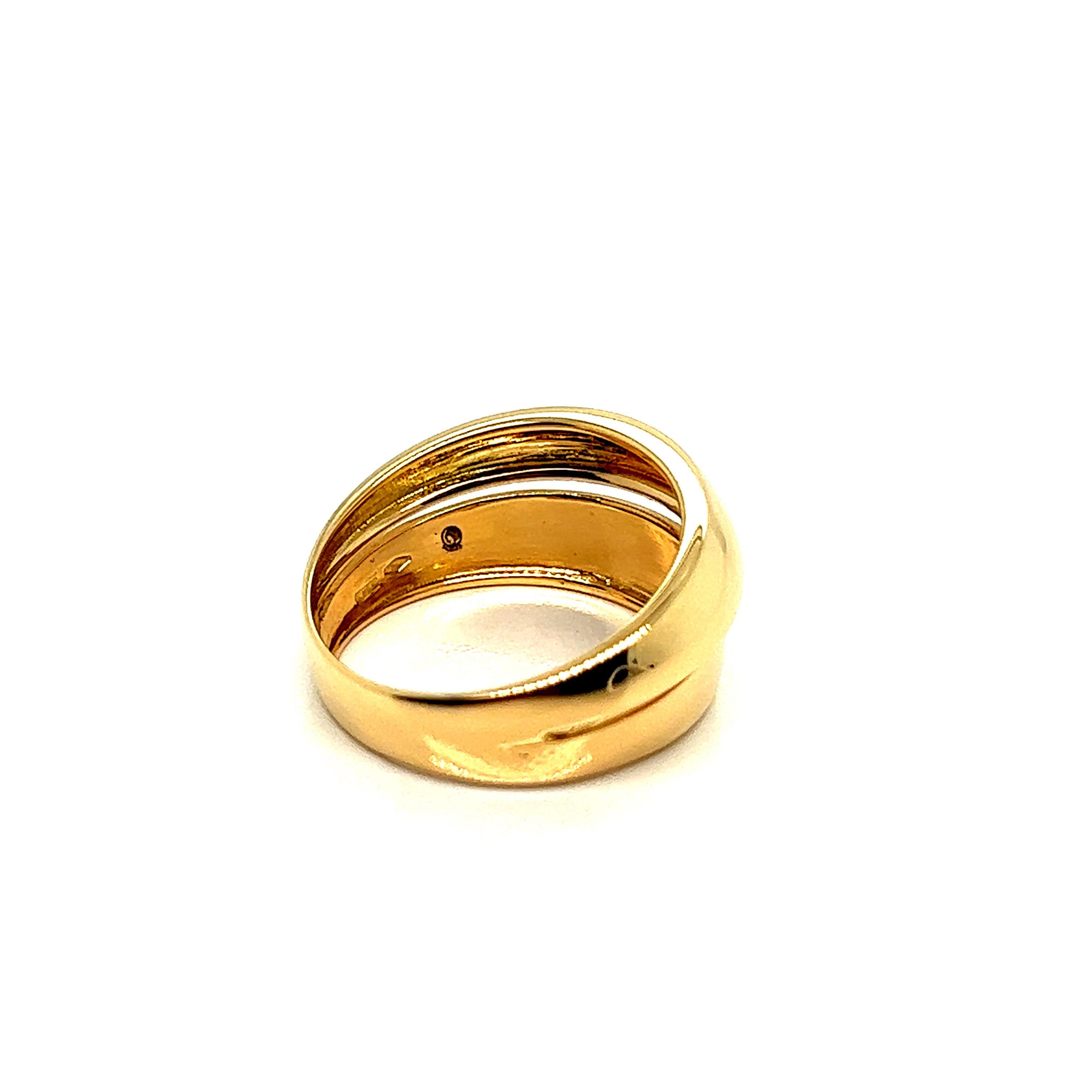 French Ring with Middle Opening 18 Carat Yellow Gold 1