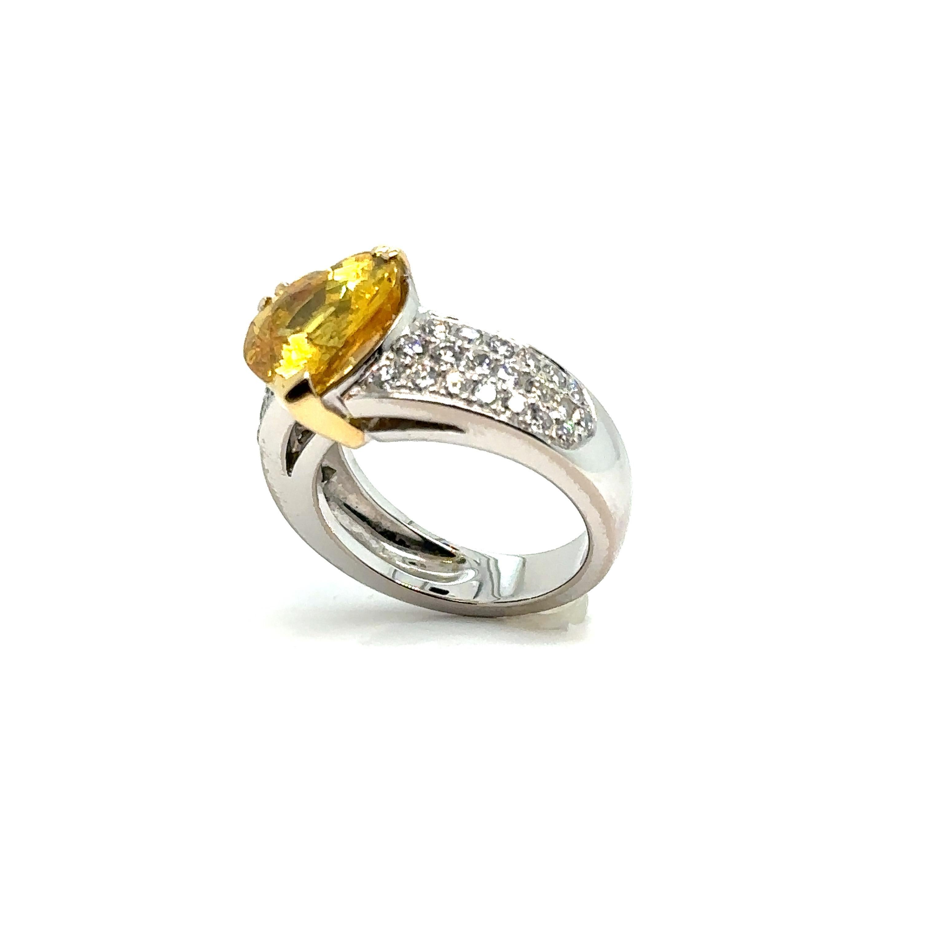 French Ring, Yellow Sapphire Heart, Pavage Diamonds 4