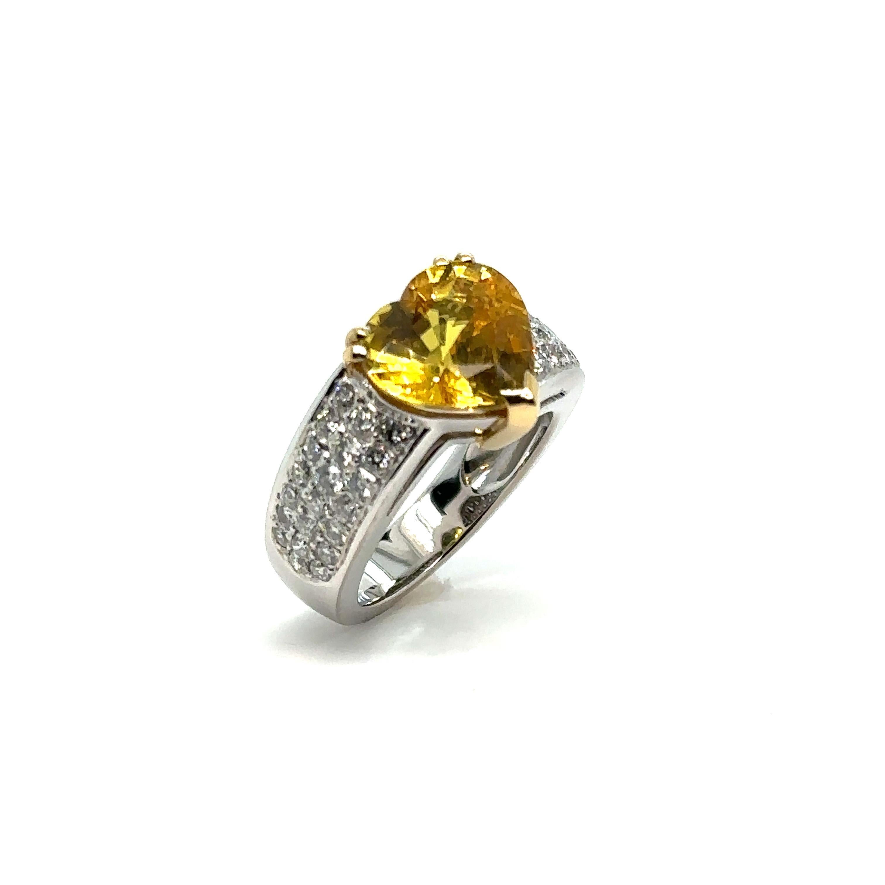 French Ring, Yellow Sapphire Heart, Pavage Diamonds In Excellent Condition In Vannes, FR