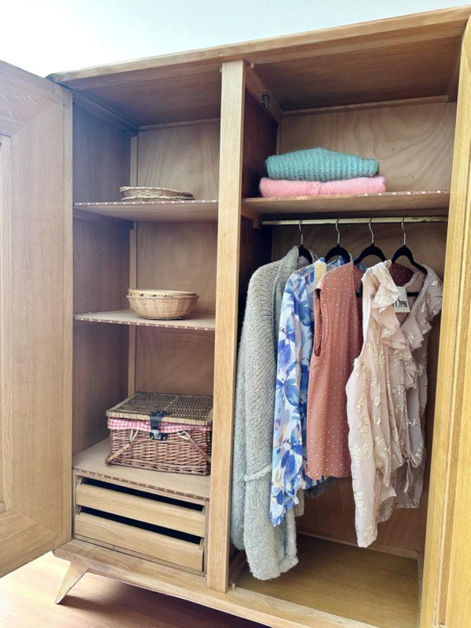 Französische Riviera - Kleiderschrank - Eiche - Frankreich (Französische Provence) im Angebot