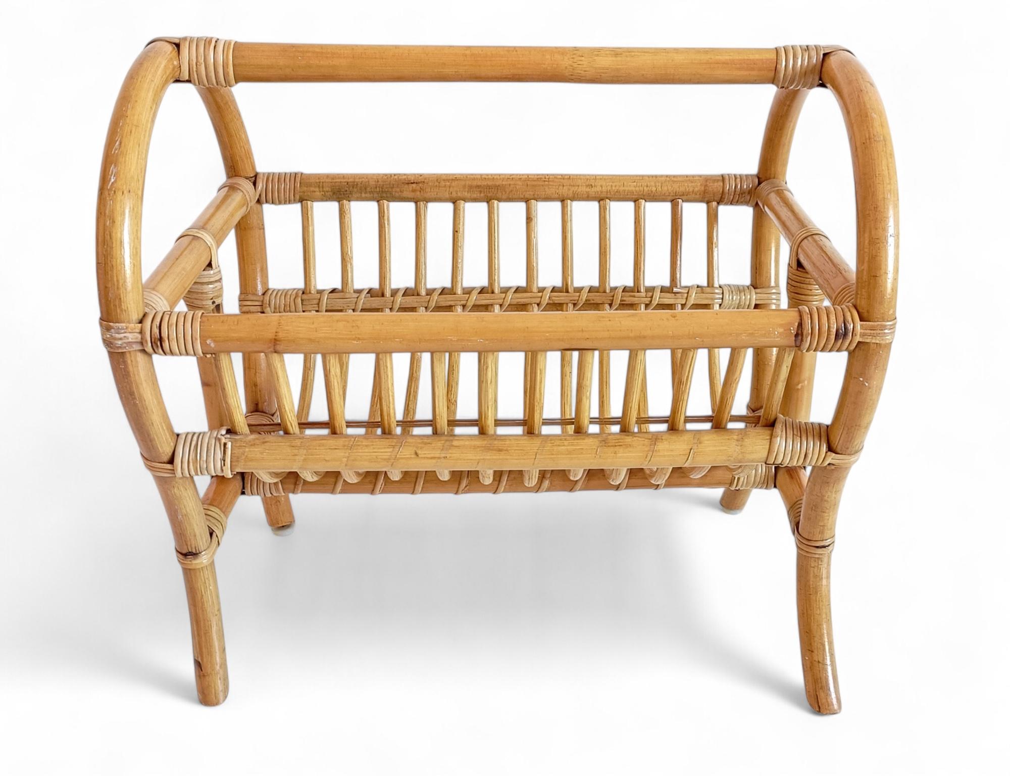 Espagnol Porte-revues ou porte-couverture en bambou et rotin de la Côte d'Azur, Espagne, années 1960 en vente