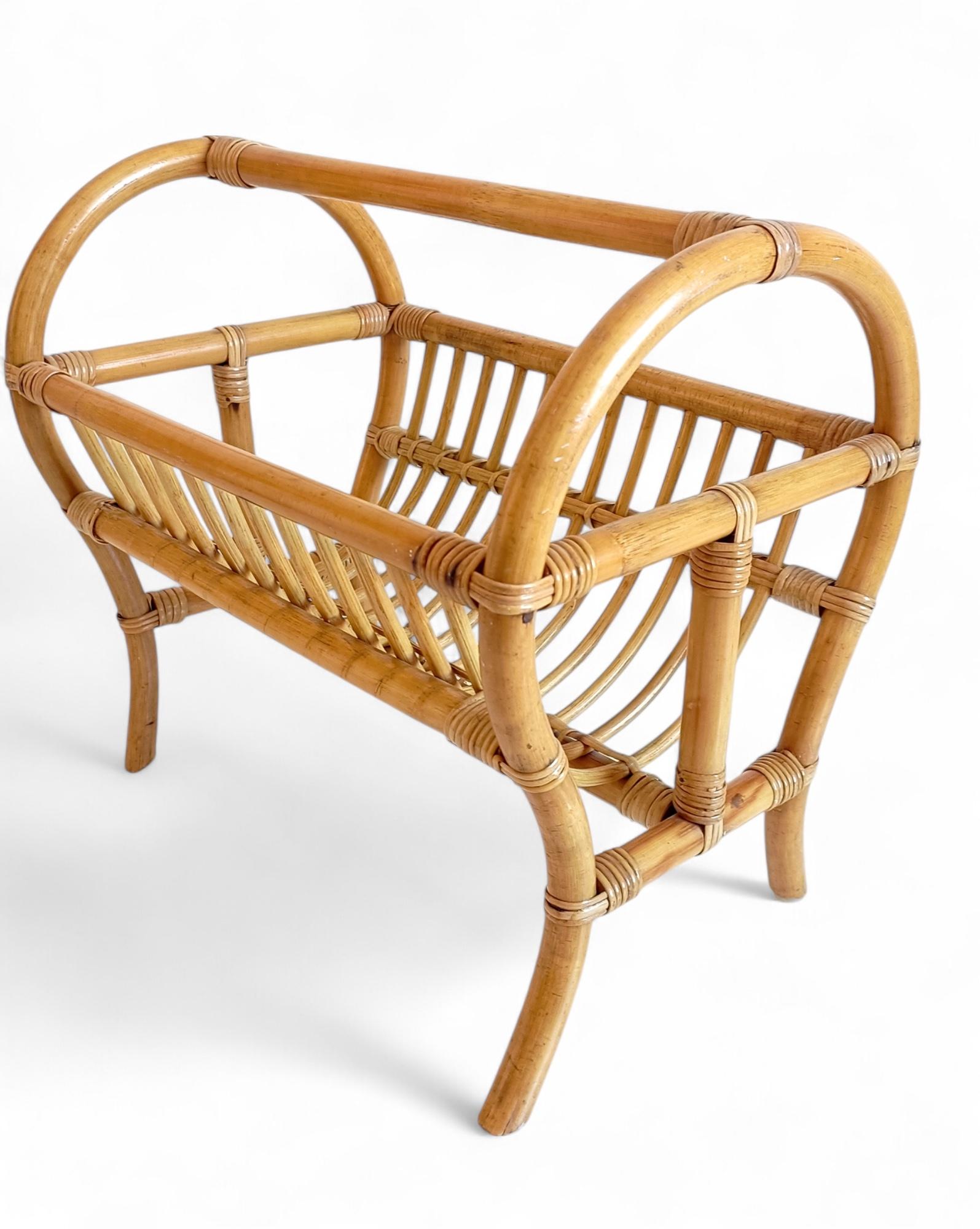Bambou Porte-revues ou porte-couverture en bambou et rotin de la Côte d'Azur, Espagne, années 1960 en vente