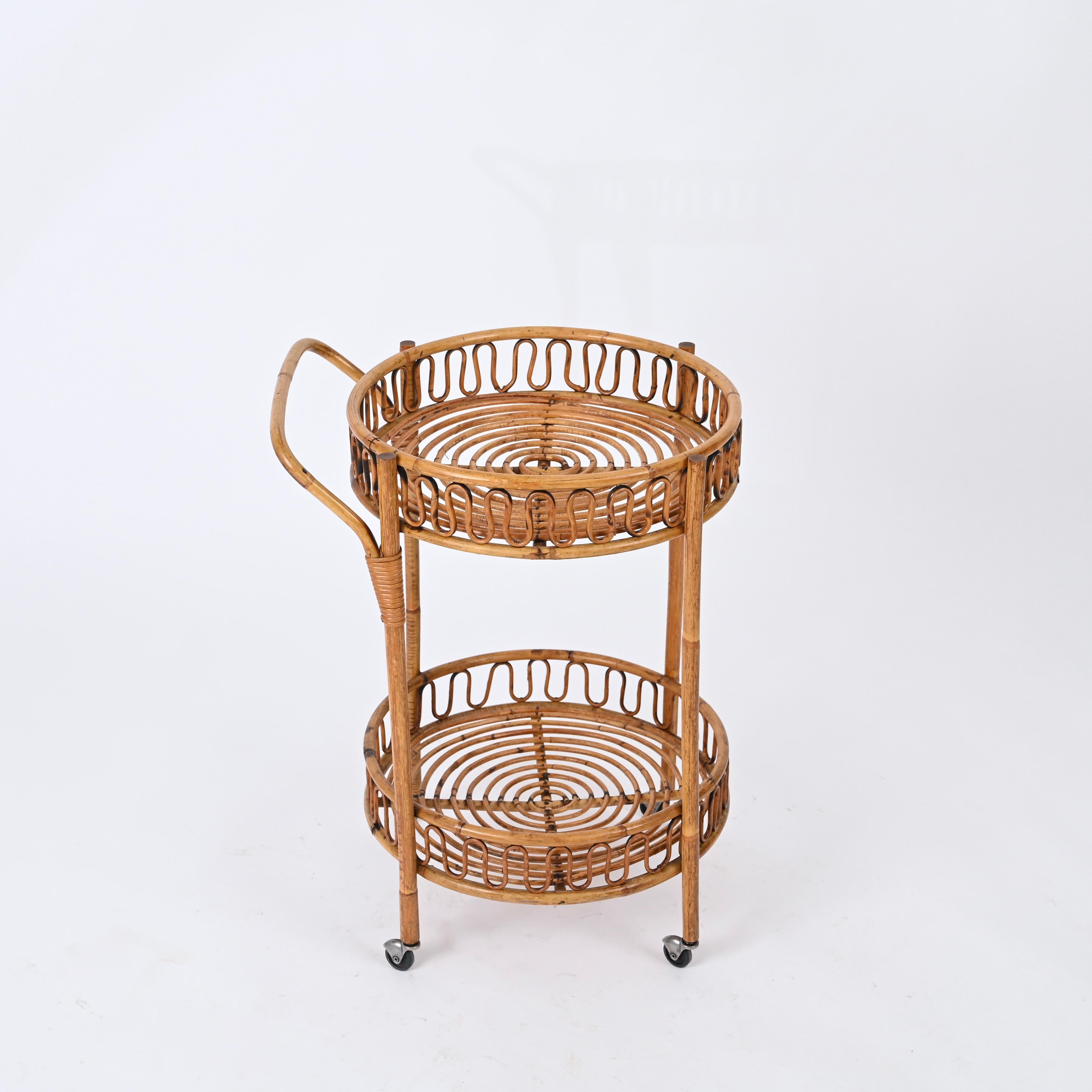 20th Century French Riviera Bamboo and Rattan Round Serving Bar Cart Trolley, Italy 1960s For Sale