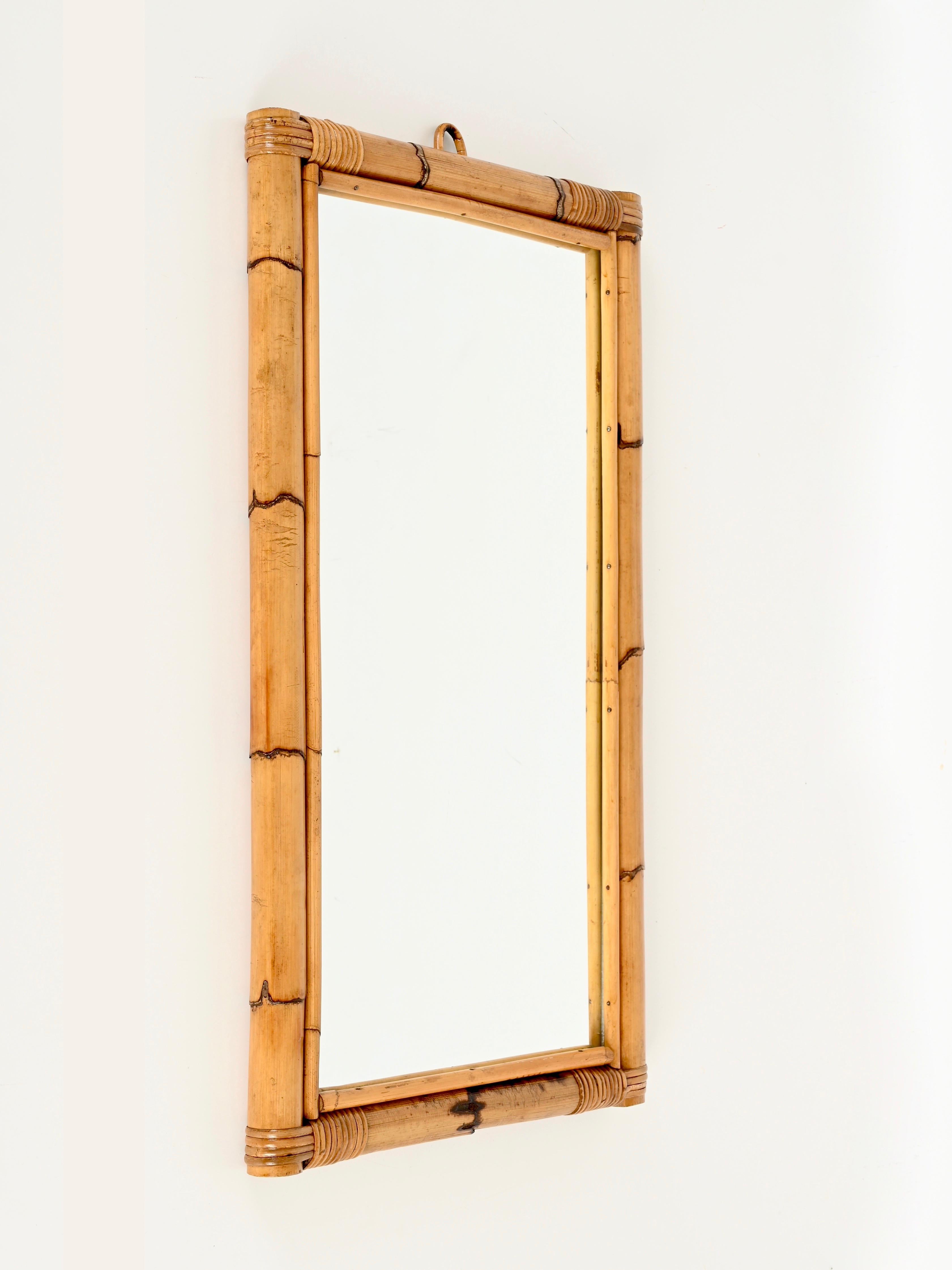 Espejo rectangular de mimbre y bambú de la Riviera francesa, Italia Años 70 en Bueno estado para la venta en Roma, IT