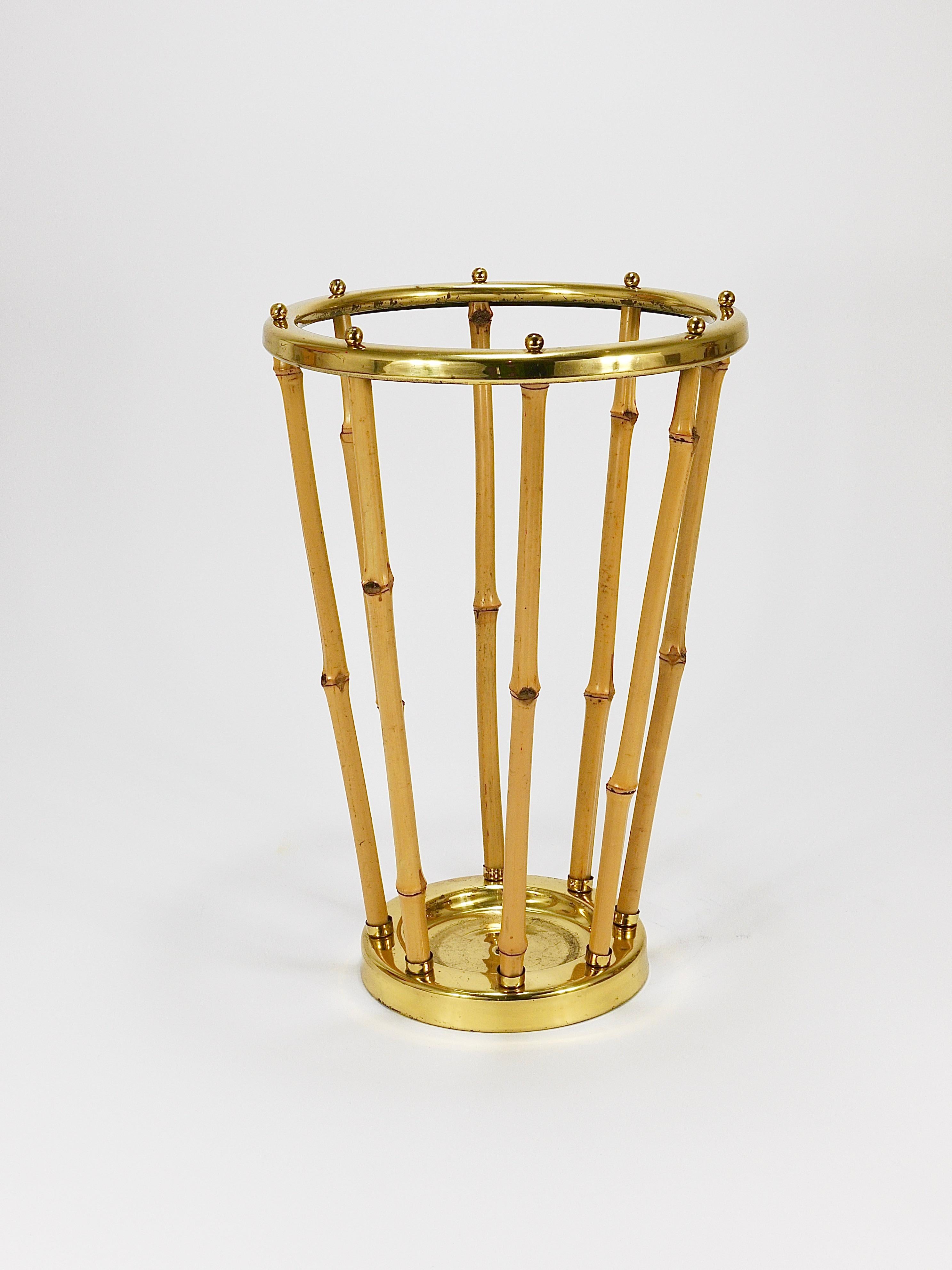French Riviera Bamboo & Brass Midcentury Umbrella Stand, Austria, 1950s In Good Condition For Sale In Vienna, AT