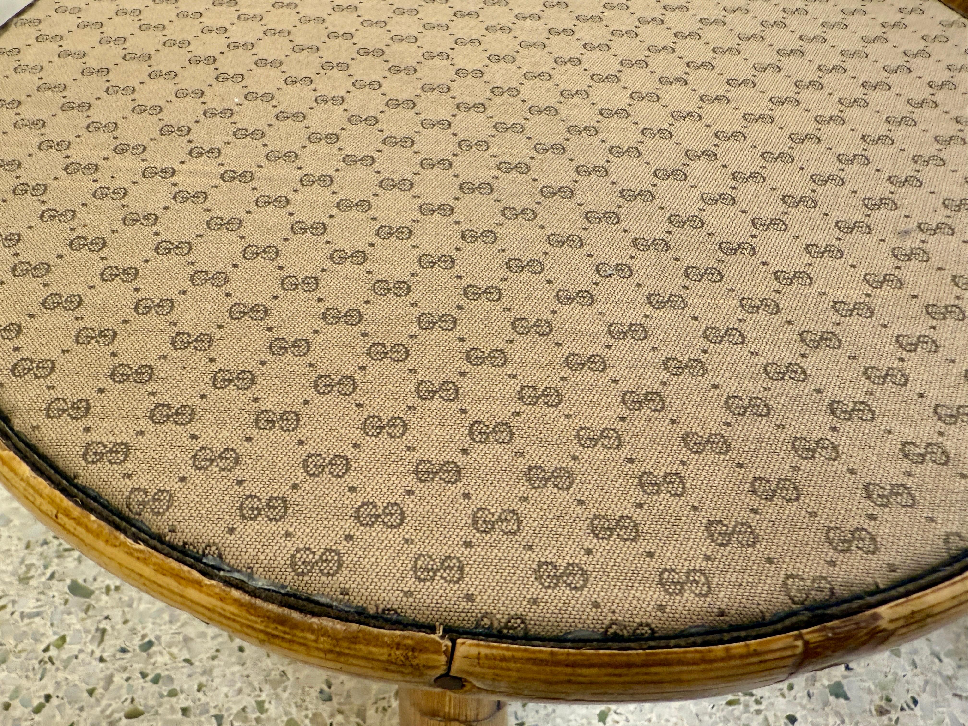Français Tables d'appoint en bambou French Riviera avec dessus en tissu Gucci (ensemble de 2) en vente