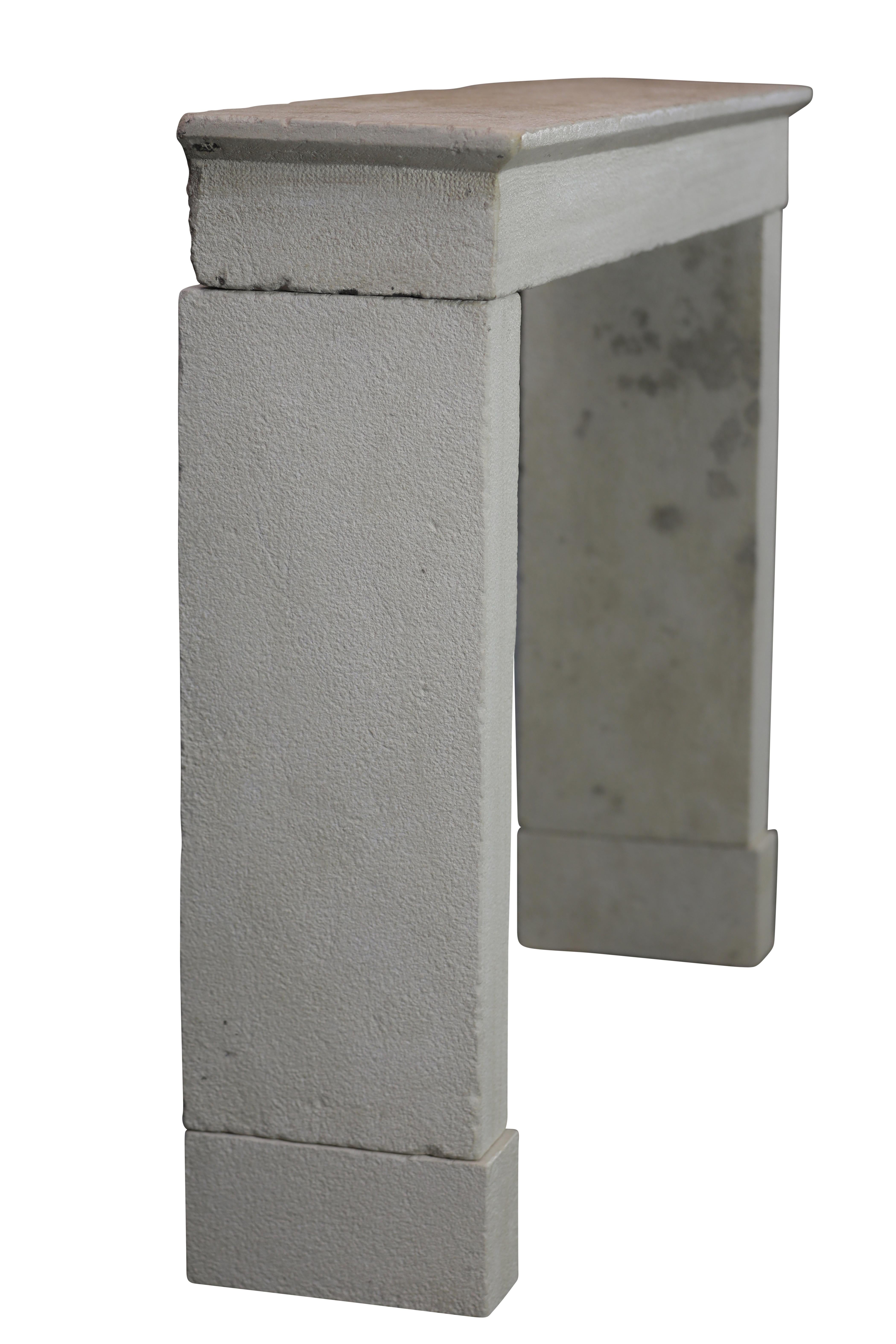 Französisch Riviera Bastide Kamin Surround In Beige Kalkstein für Timeless Dekor im Angebot 8