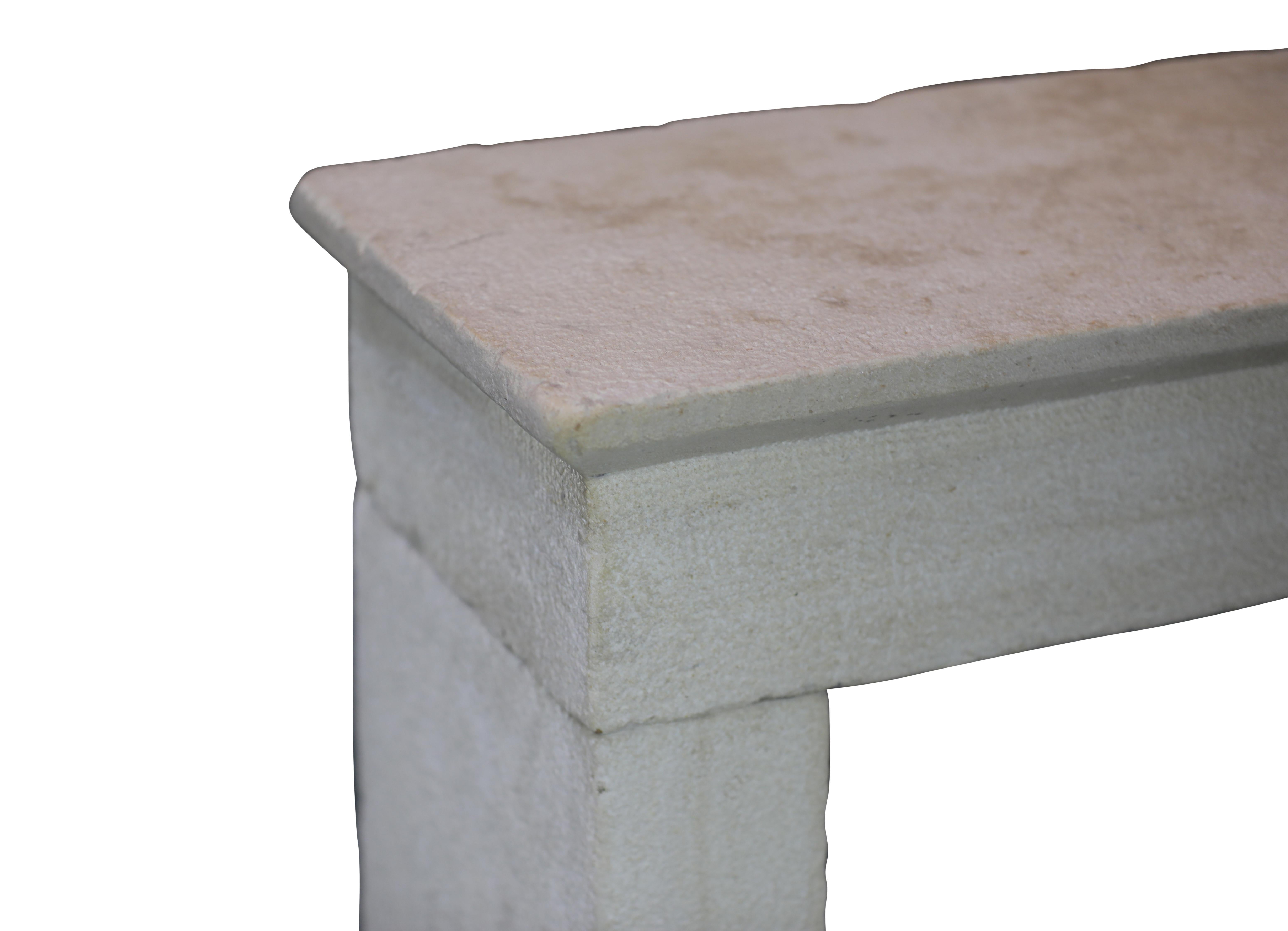 Französisch Riviera Bastide Kamin Surround In Beige Kalkstein für Timeless Dekor im Angebot 13