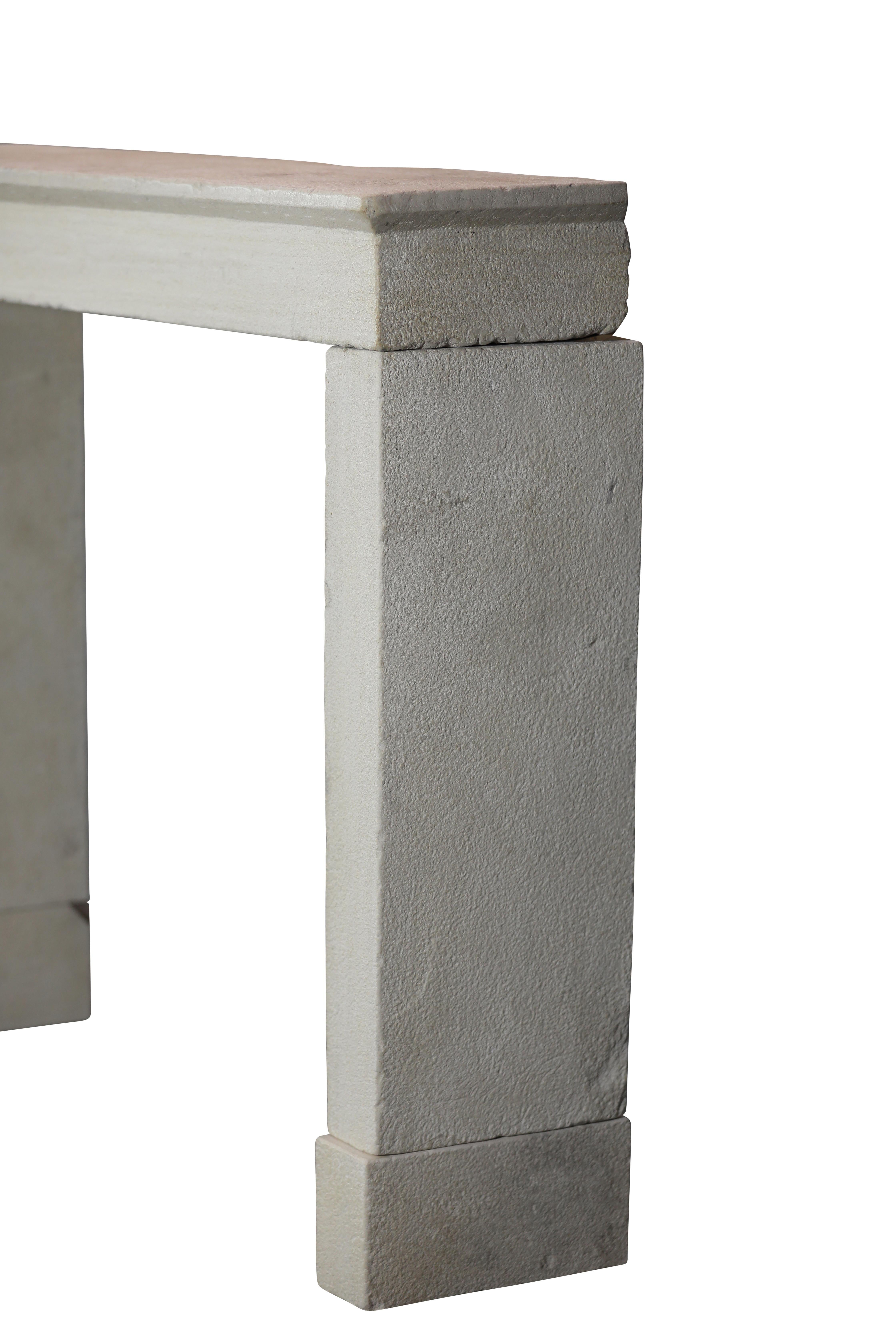 Französisch Riviera Bastide Kamin Surround In Beige Kalkstein für Timeless Dekor im Angebot 2