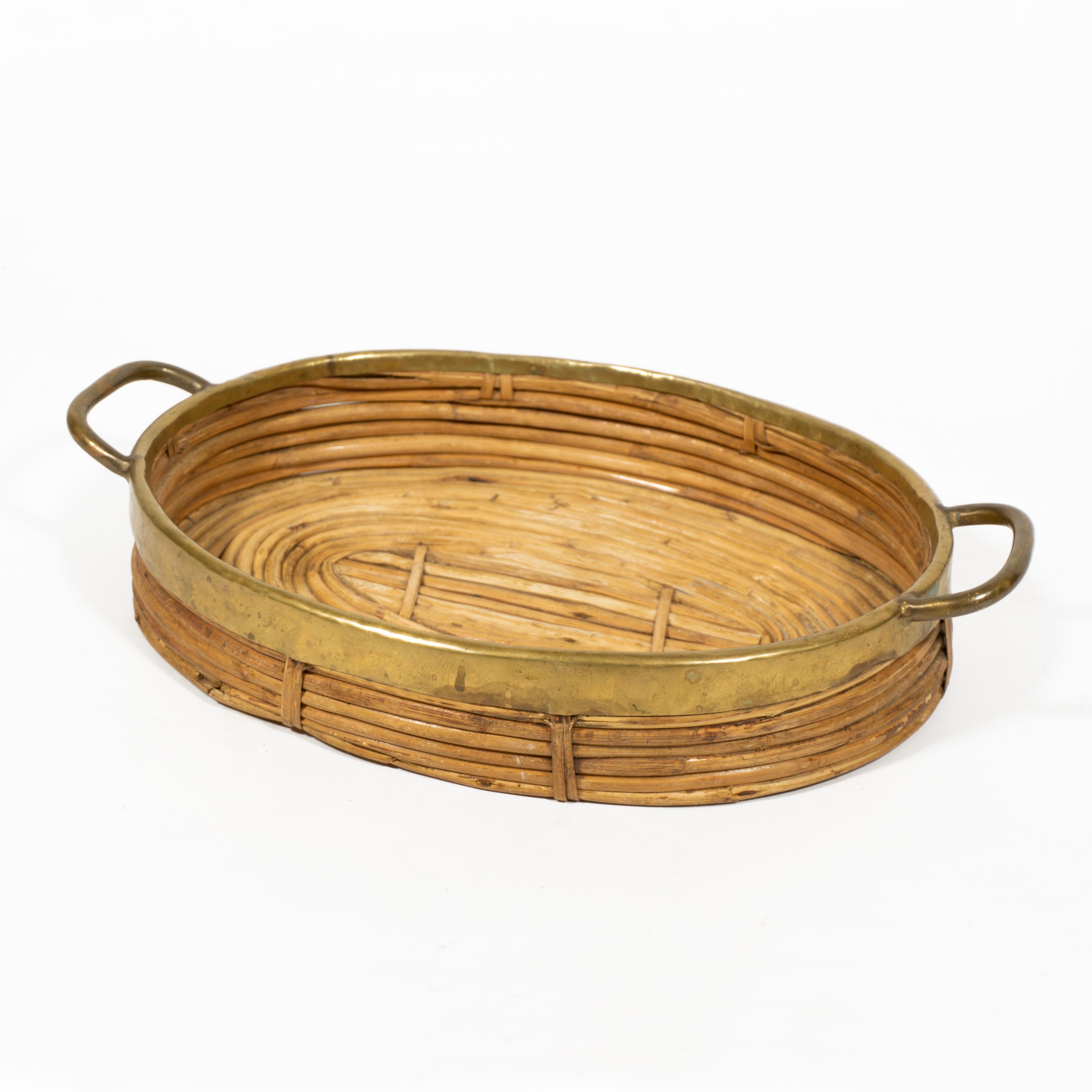 Mid-Century Modern French Riviera Centerpiece Vide-Poche Rattan Brass Tray with Handles, Italy 1970 For Sale