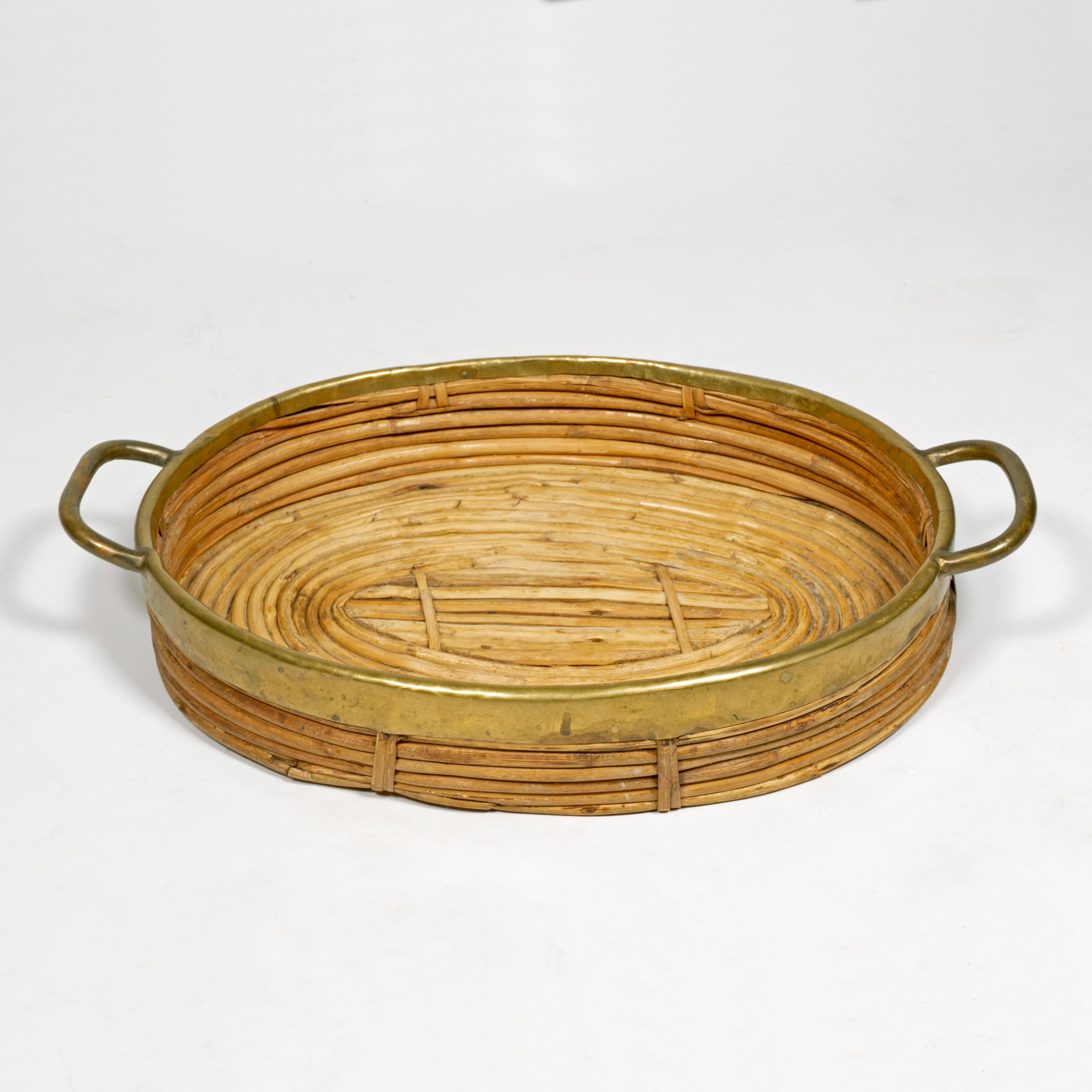 French Riviera Centerpiece Vide-Poche Rattan Brass Tray with Handles, Italy 1970 In Good Condition For Sale In Regensburg, DE