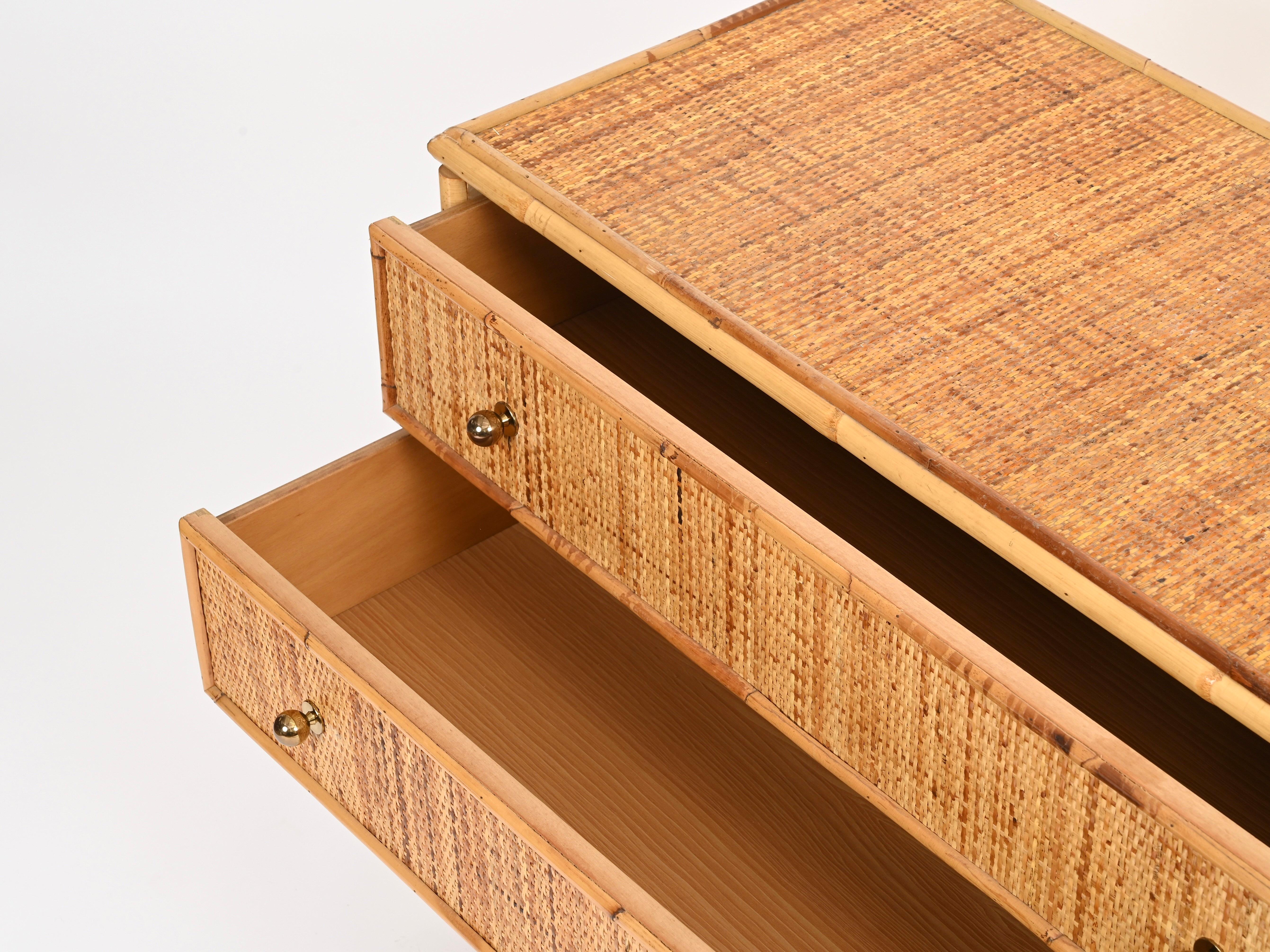 Fatto a mano Cassettiera French Riviera in rattan, bambù e ottone, Italia, anni '70