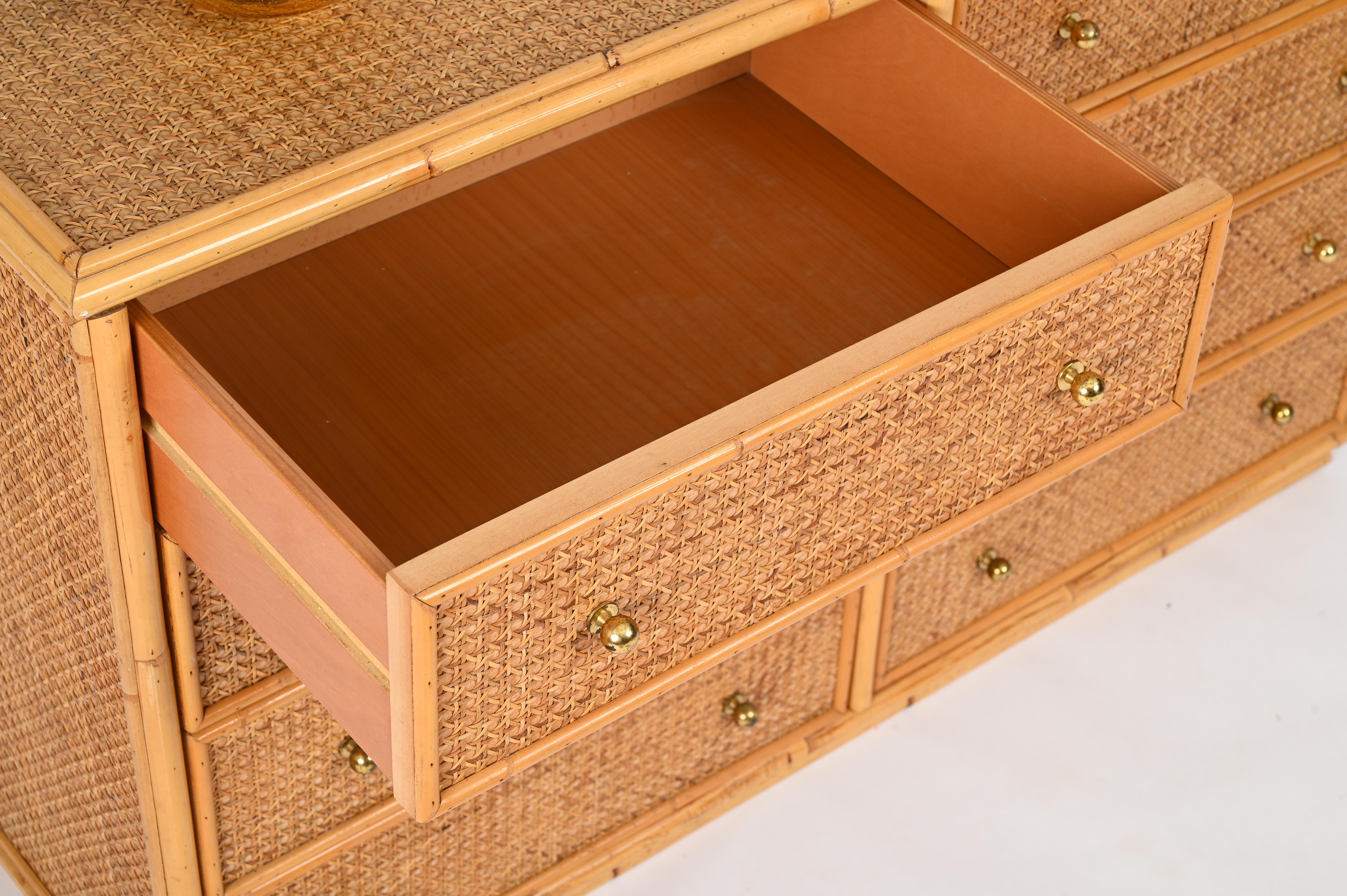 French Riviera Chest of Drawers in Vienna Straw, Rattan and Brass, Italy 1970 In Good Condition In Roma, IT
