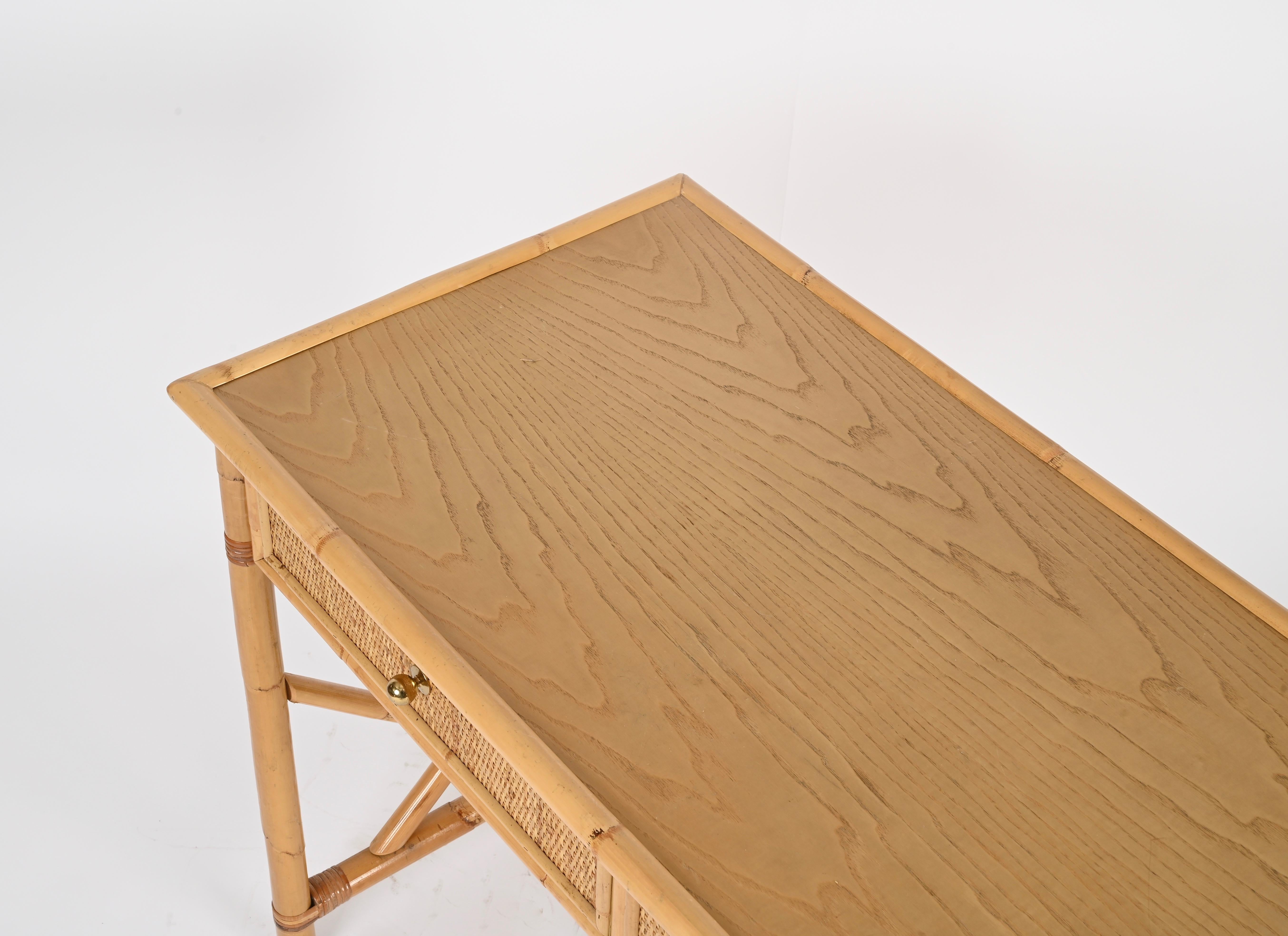 Scrivania Costa Azzurra con cassetti in rattan, Oak, vimini e ottone, Italia, anni '70 in vendita 5