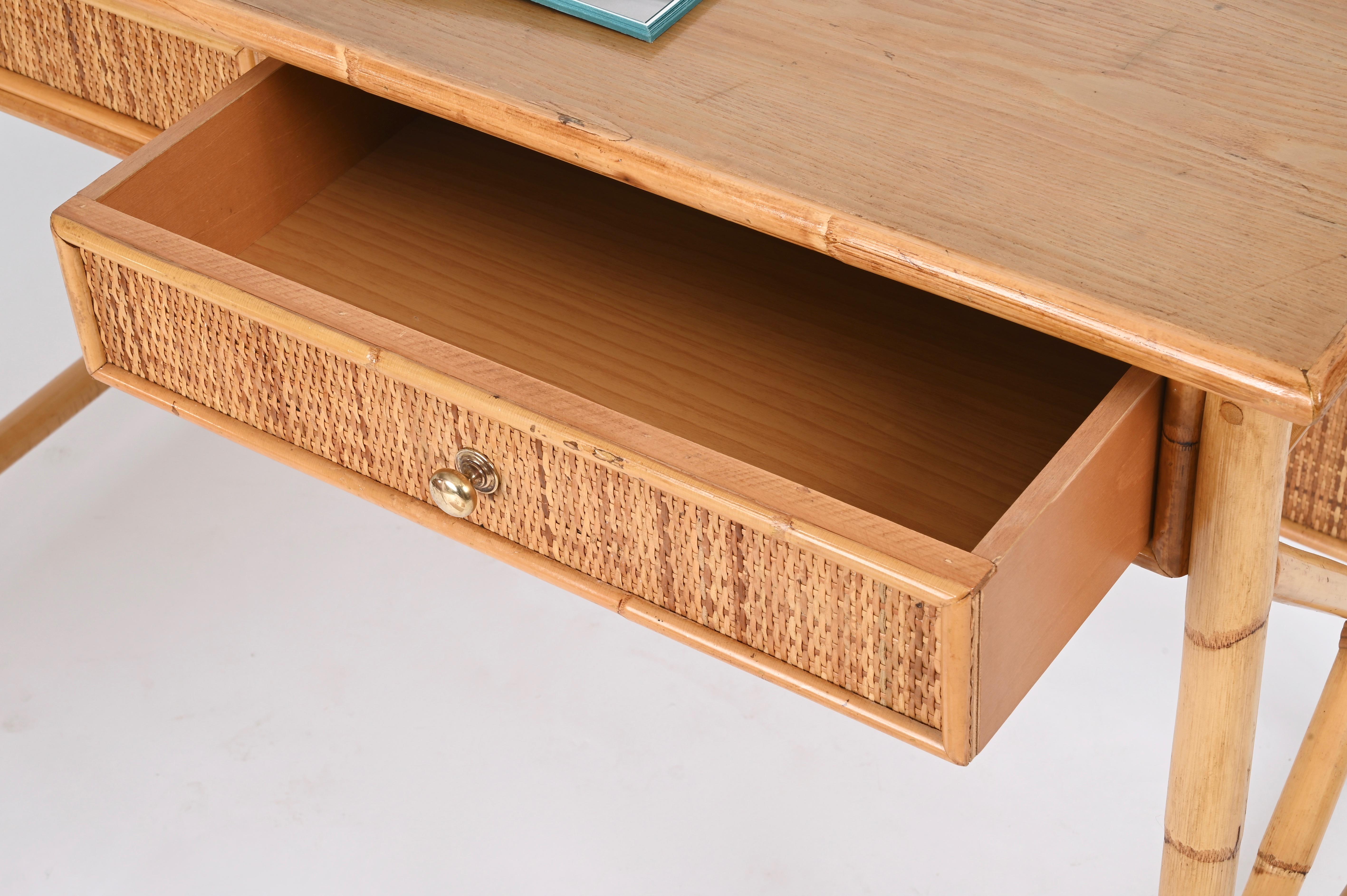 Bambou Bureau français Riviera avec tiroirs en rotin, bois, osier et laiton, Italie, 1970