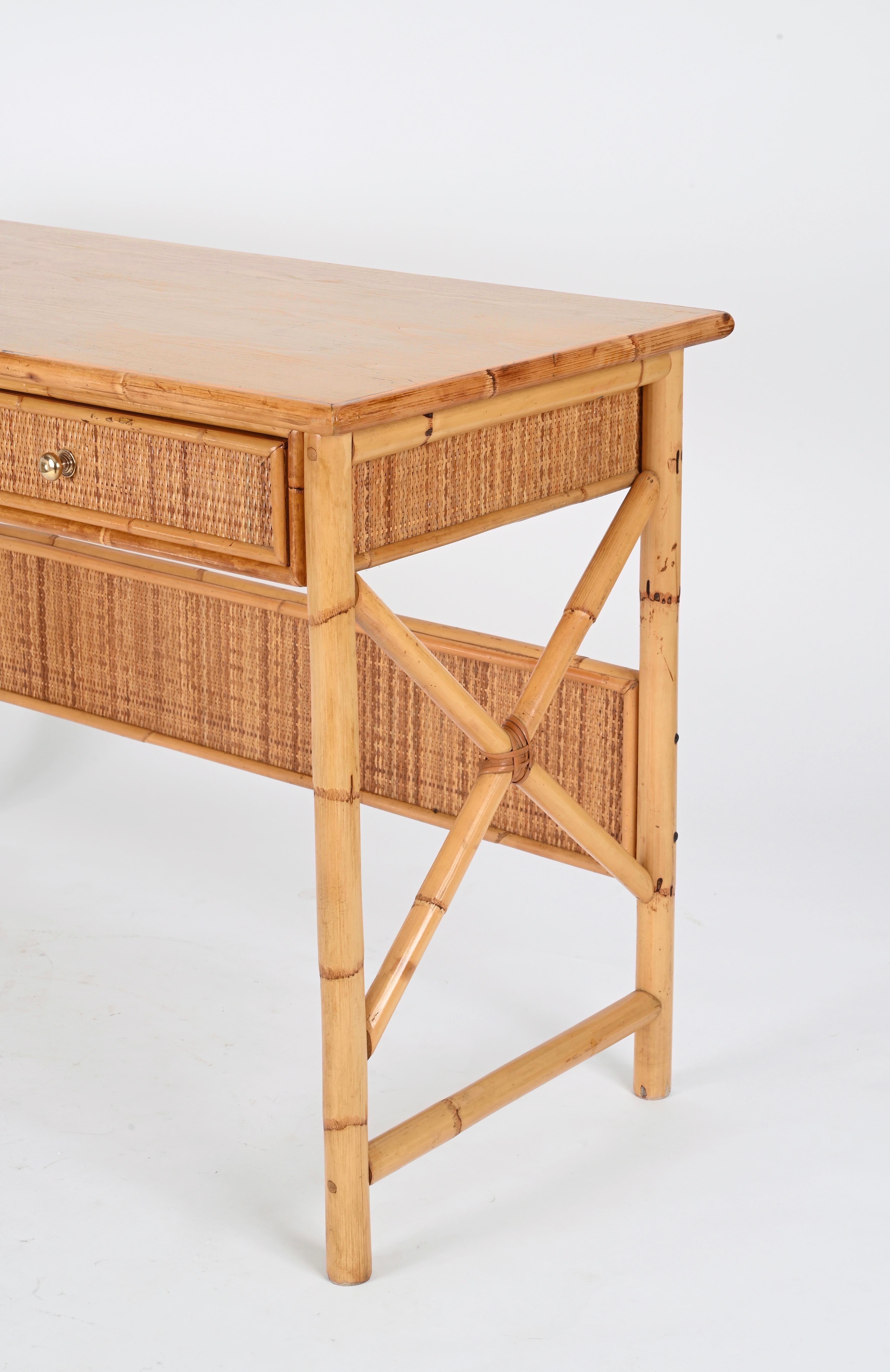 Bureau français Riviera avec tiroirs en rotin, bois, osier et laiton, Italie, 1970 2