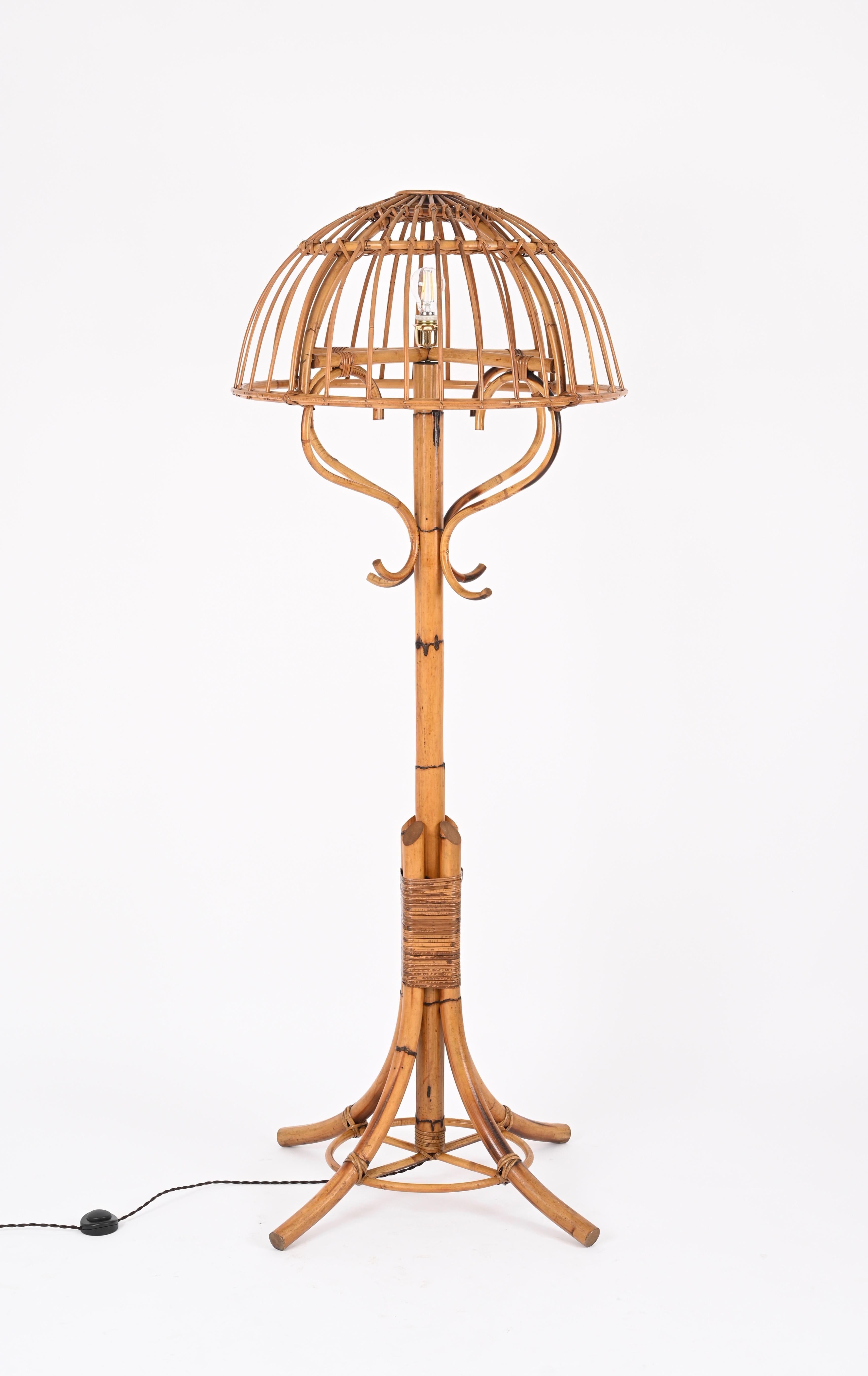 Mid-Century Modern Lampadaire French Riviera en rotin, osier, bambou, style Sognot, Italie, années 1960 en vente