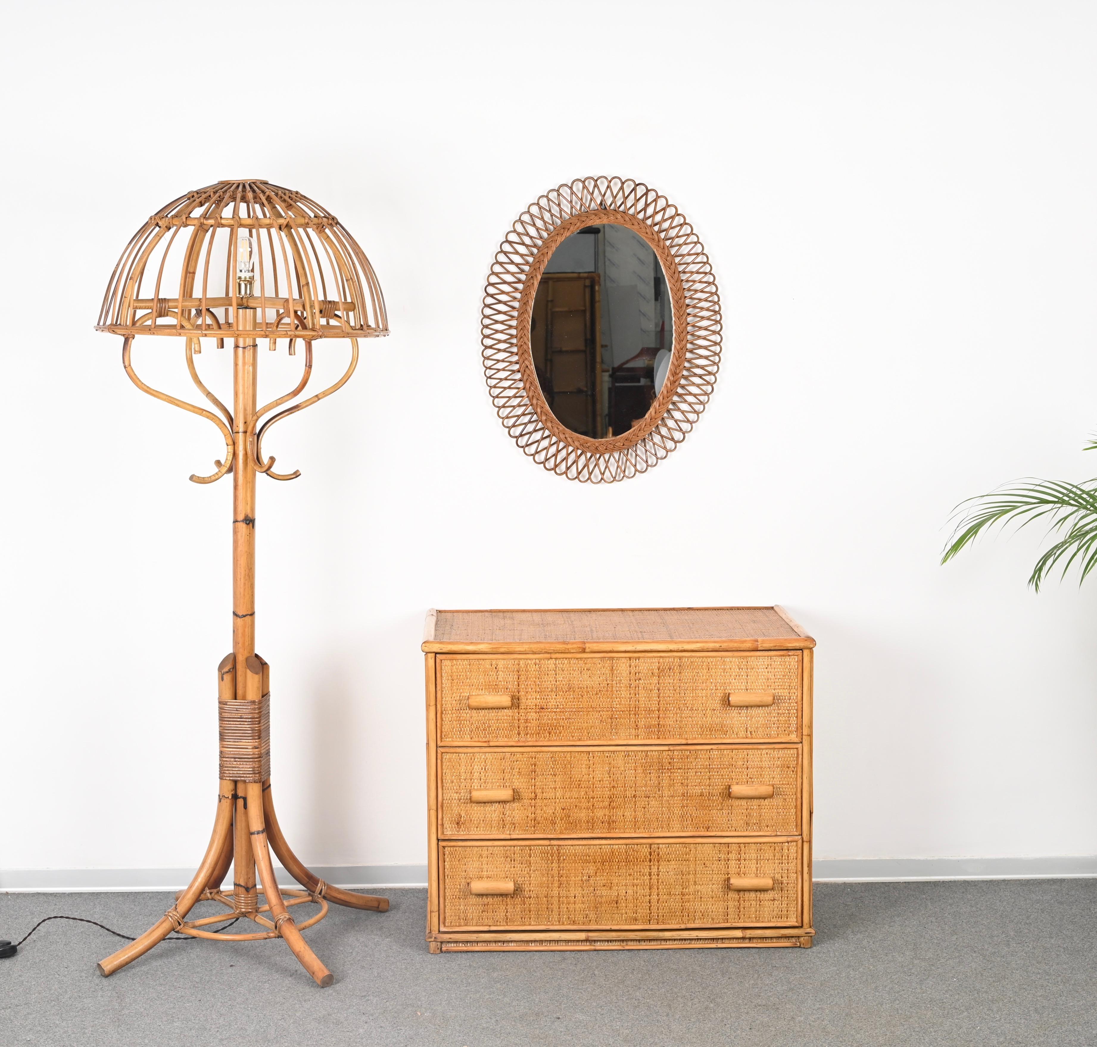 French Riviera Floor Lamp in Rattan, Wicker, Bamboo, Sognot Style, Italy 1960s In Good Condition For Sale In Roma, IT