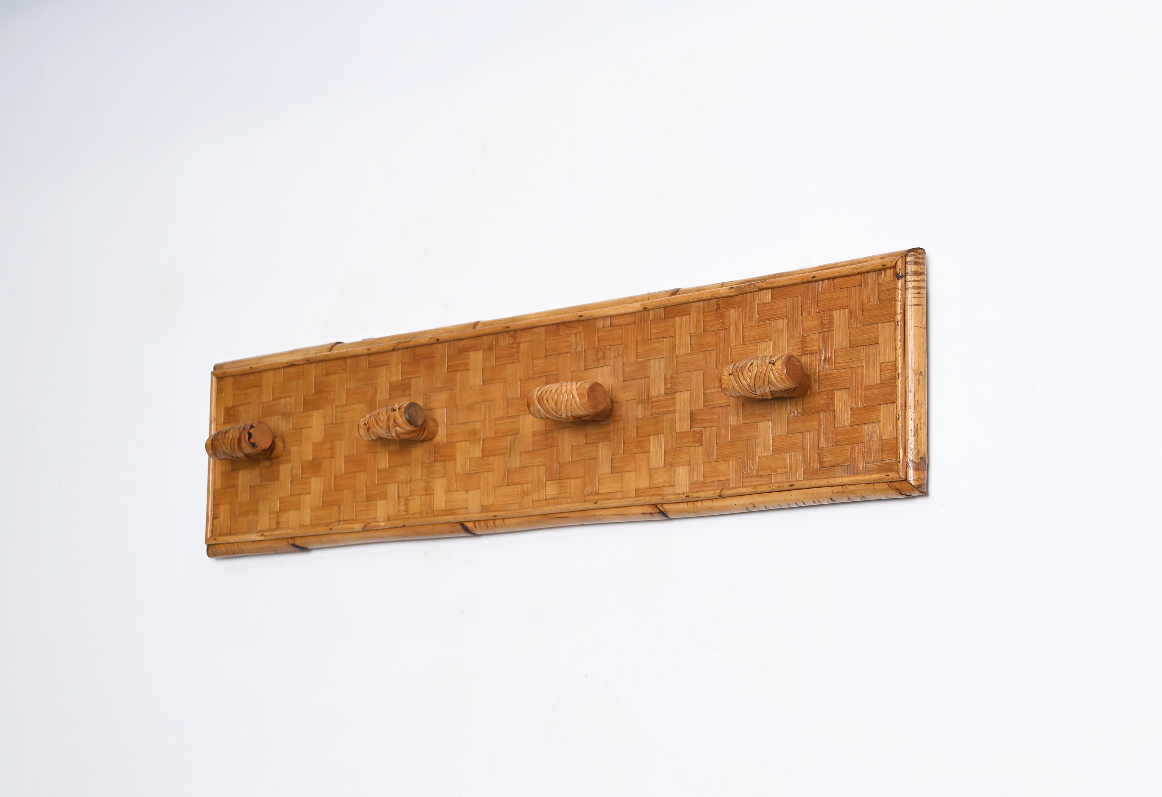 French Riviera Four Hook Coat Rack in Wicker, Rattan and Bamboo, Italy 1960s In Good Condition In Roma, IT