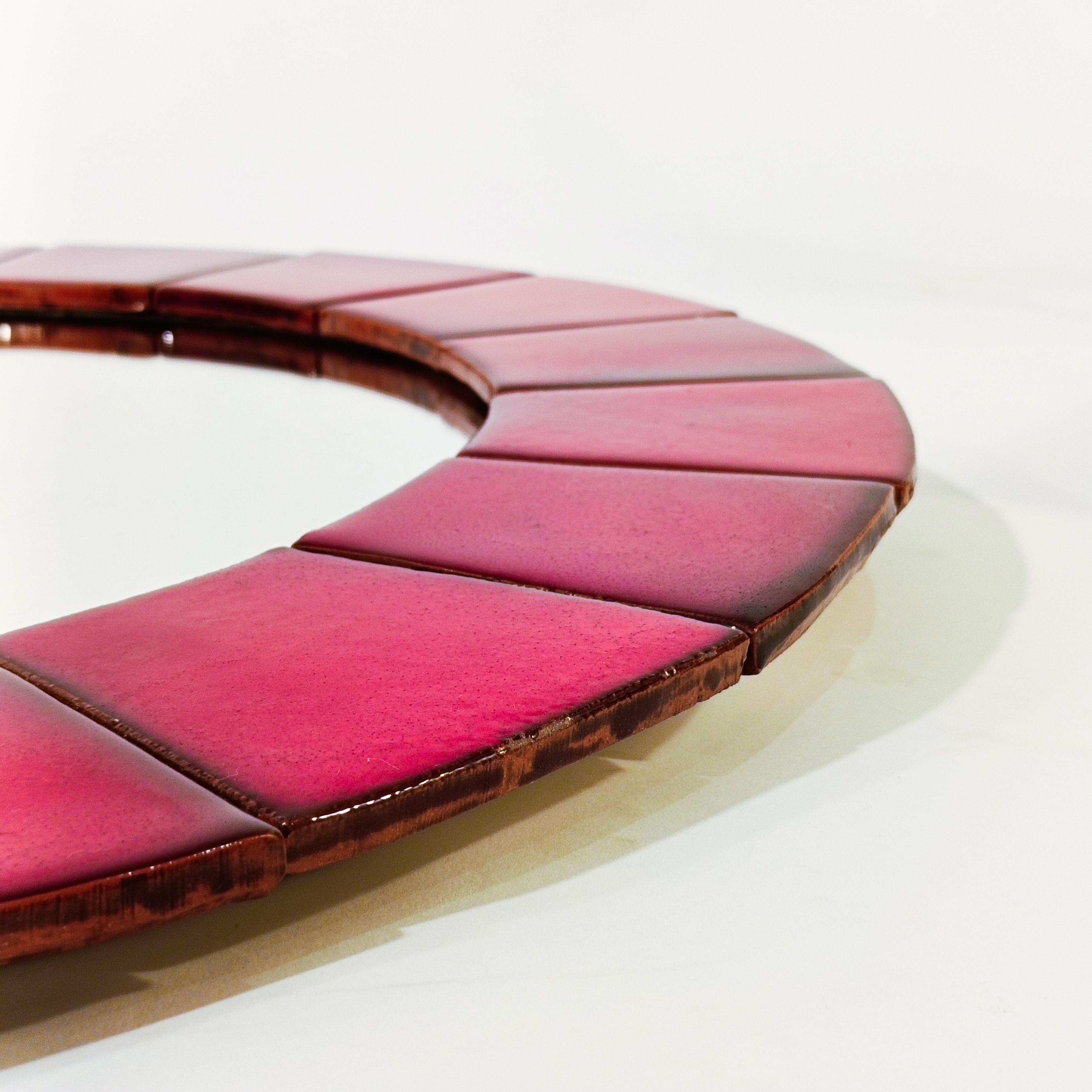 Céramique Côte d'Azur. Miroir en mosaïque de pièces en céramique émaillée, France, années 1960 en vente