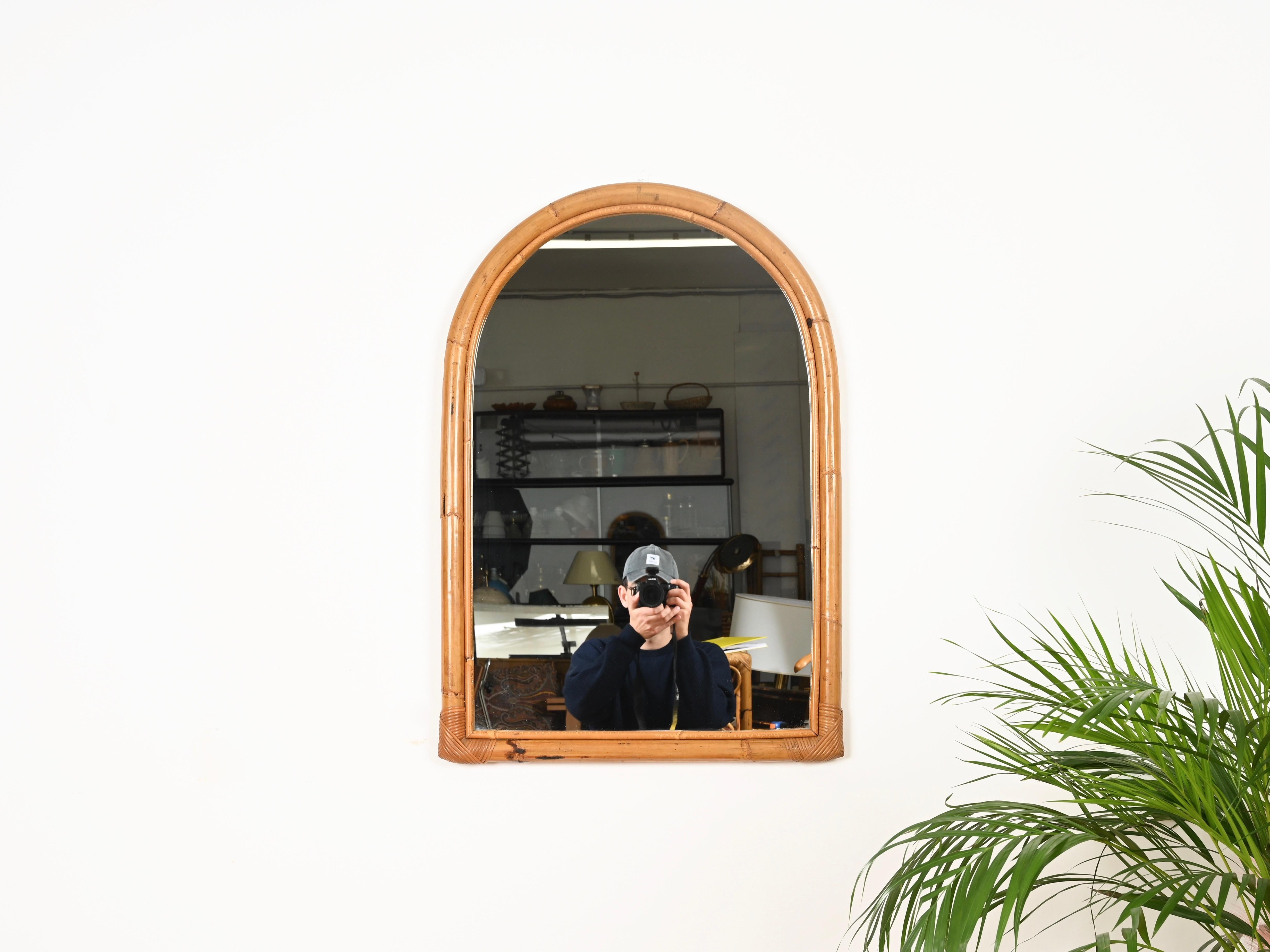 French Riviera Large Arch Mirror in Bamboo and Rattan, Italy, 1960s Bon état - En vente à Roma, IT