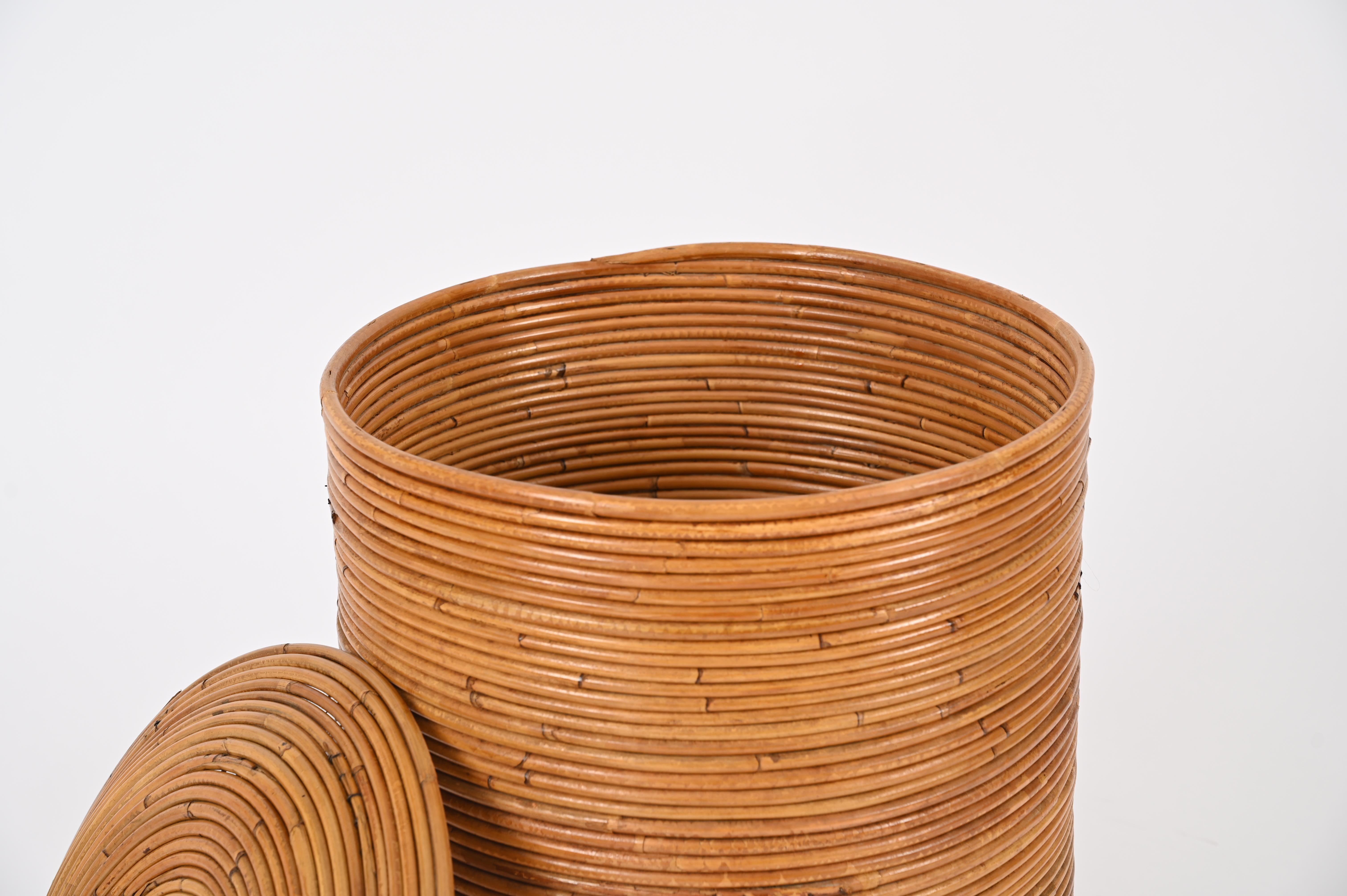 Hand-Crafted French Riviera Large Basket in Curved Rattan by Vivai del Sud, Italy 1970s For Sale