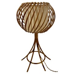 Große französische Riviera-Tischlampe aus Rattan von Louis Sognot