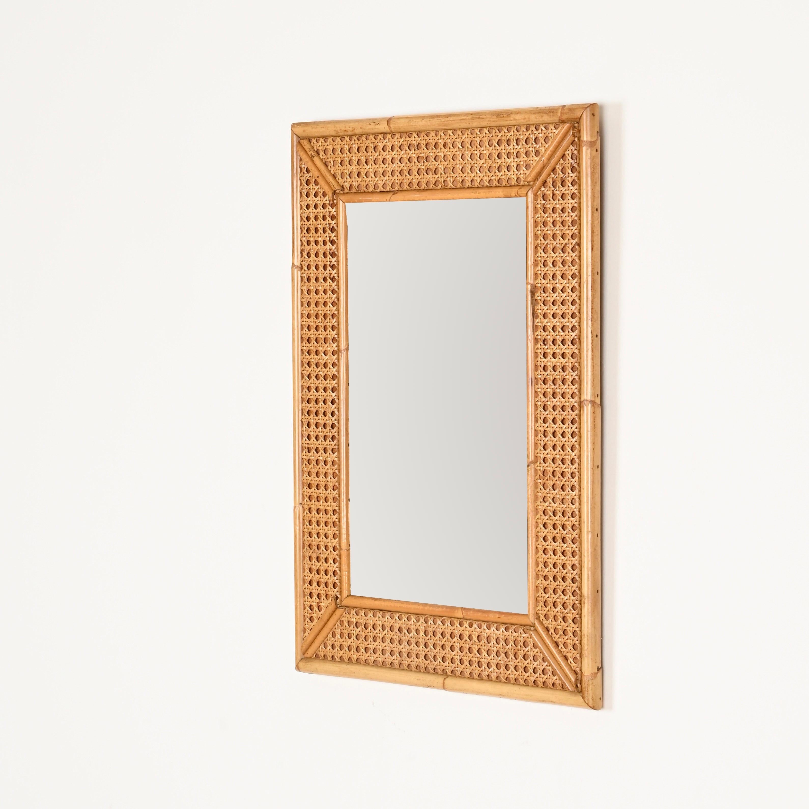 Espejo rectangular de bambú y paja de Viena de la Riviera francesa de mediados de siglo, Italia 1970 Bambú en venta