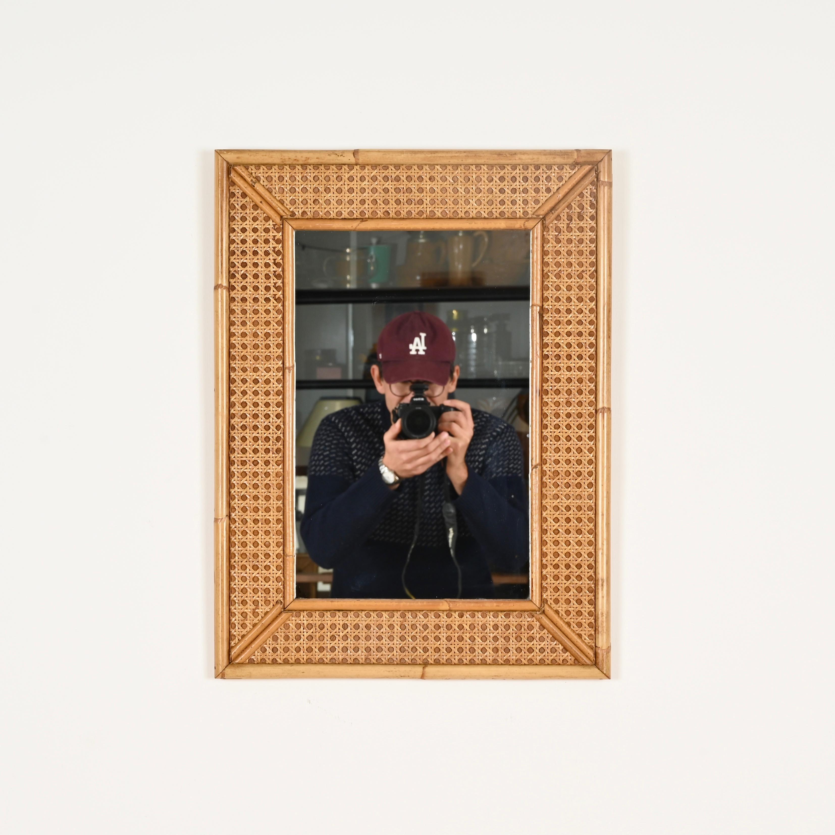 Espejo rectangular de bambú y paja de Viena de la Riviera francesa de mediados de siglo, Italia 1970 en venta 1