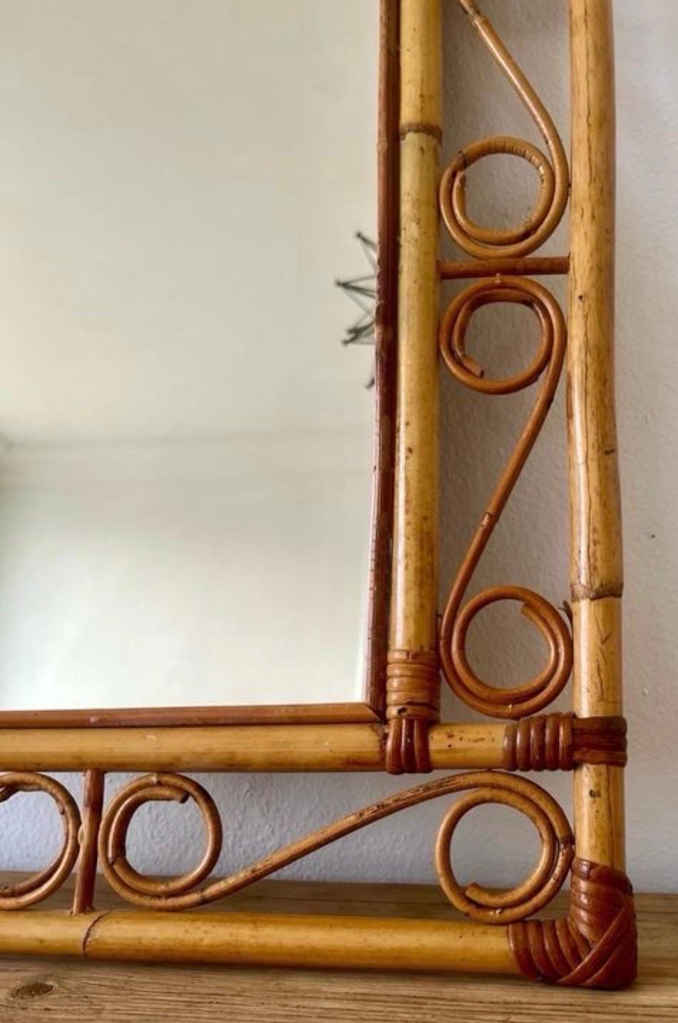 Espejo Riviera Francesa Bambú con Ratán original , años 60 en Bueno estado para la venta en La xara, VC